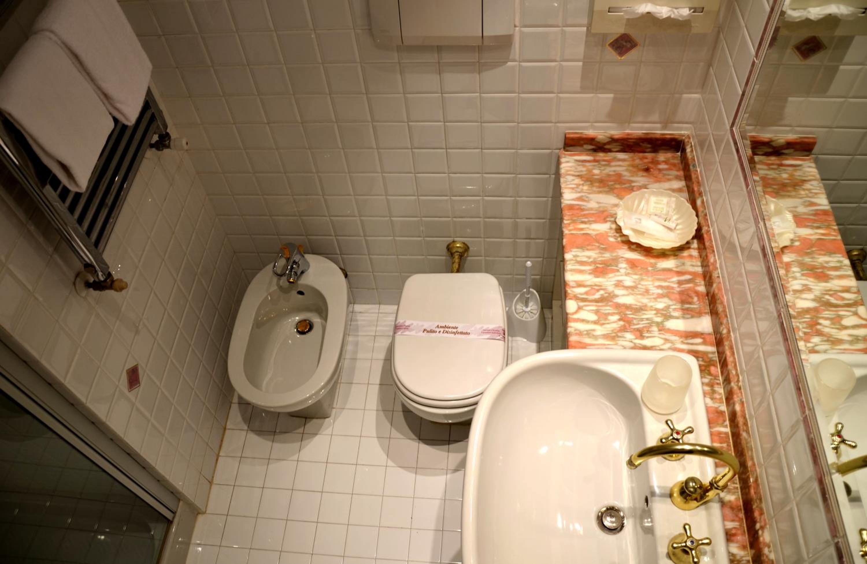 Triple Room - Photo 6
