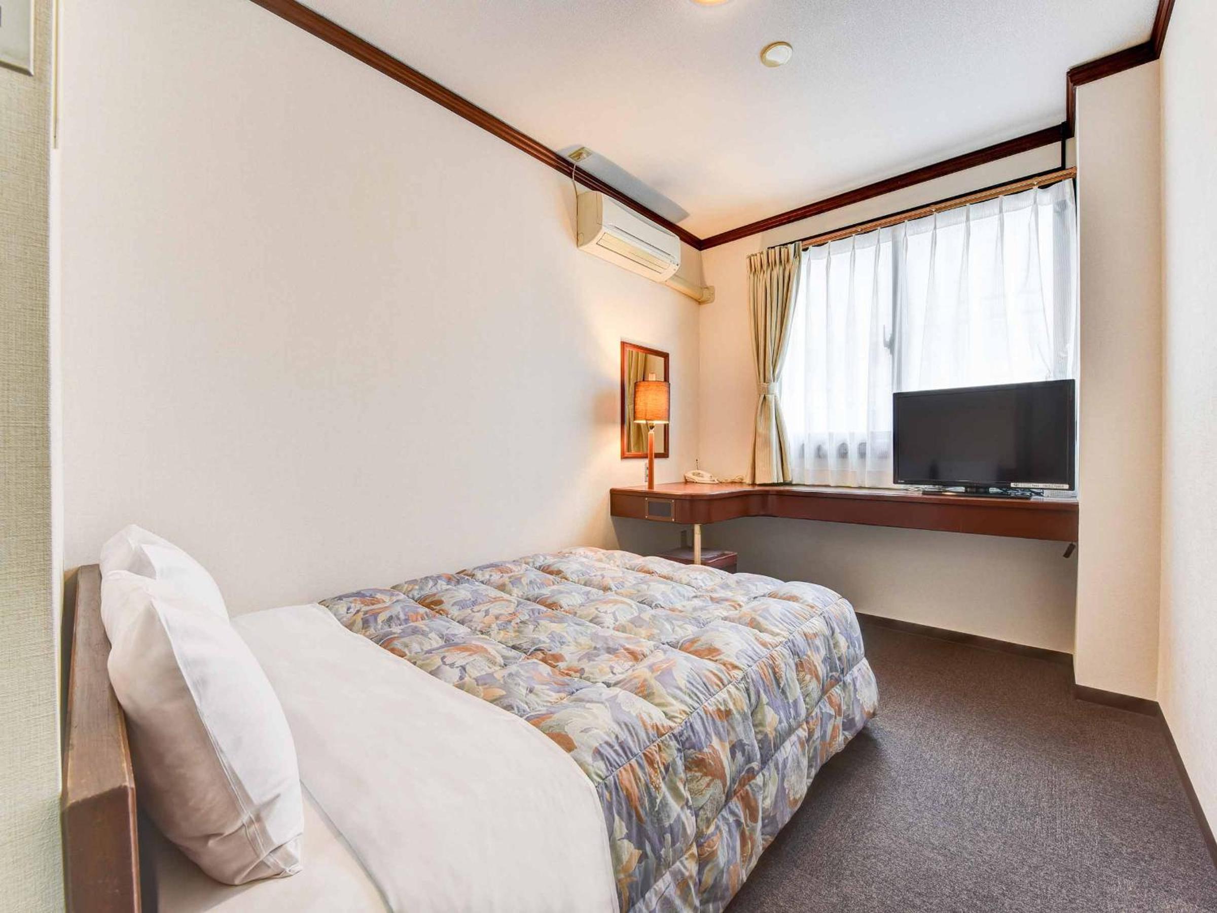 Double Room - Non-Smoking  - Photo 5