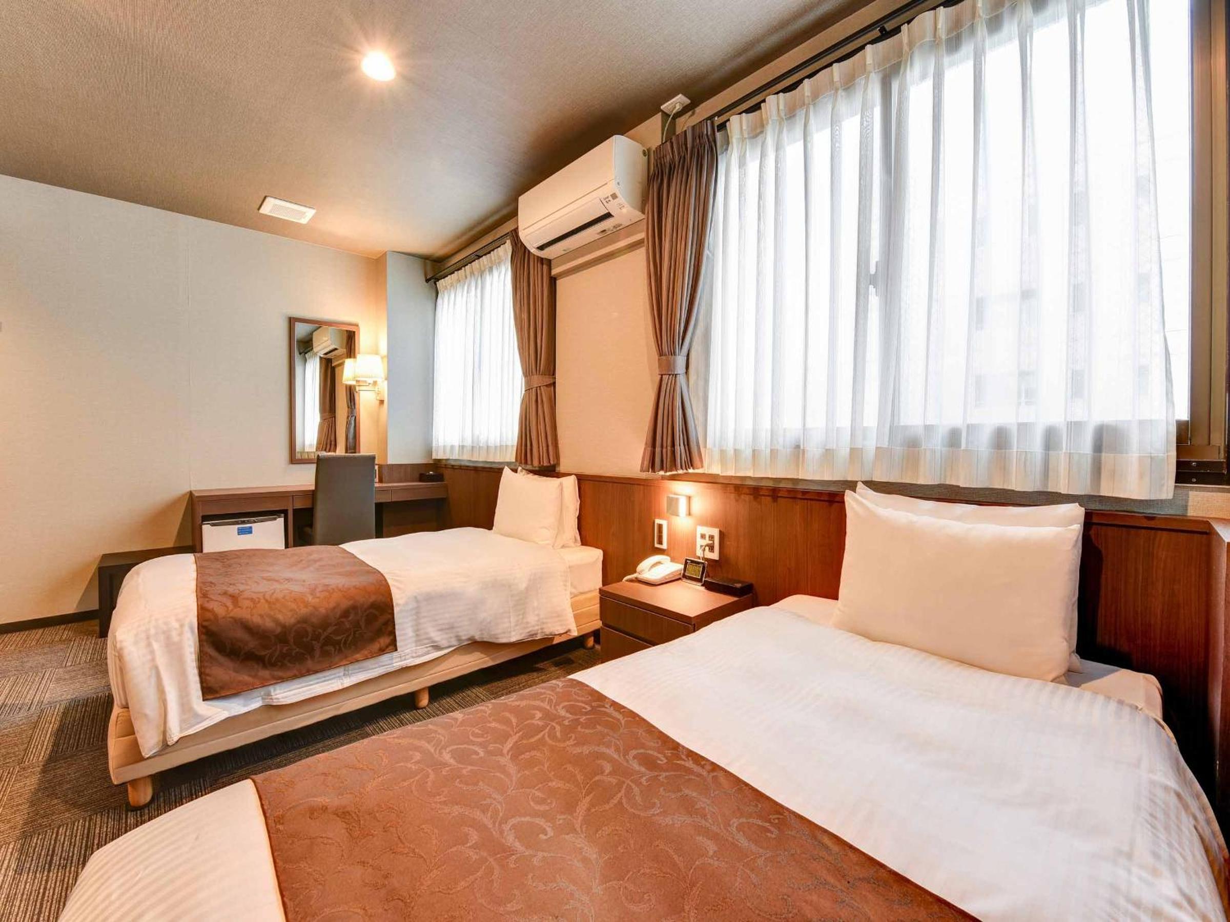 Deluxe Twin Room - Non-Smoking - Photo 10