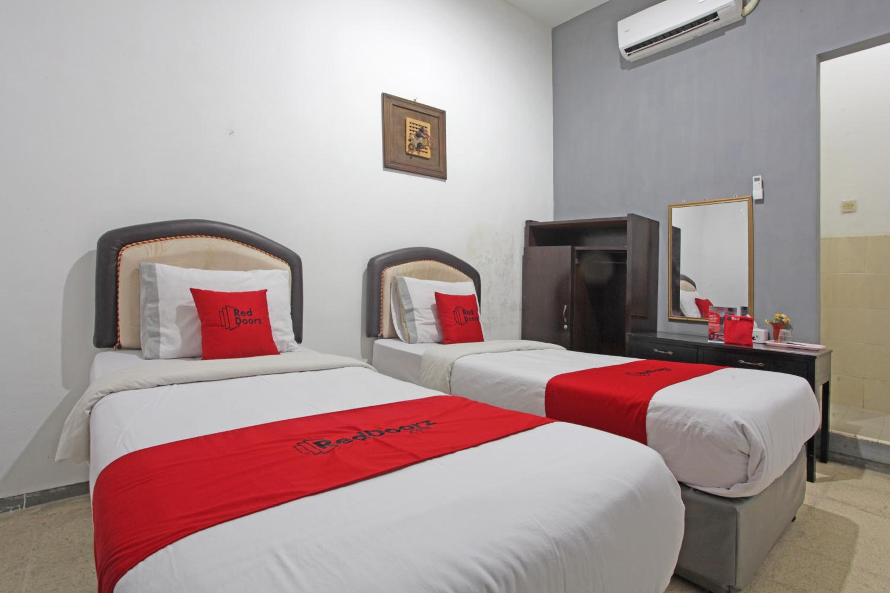 Twin Room - Photo 1