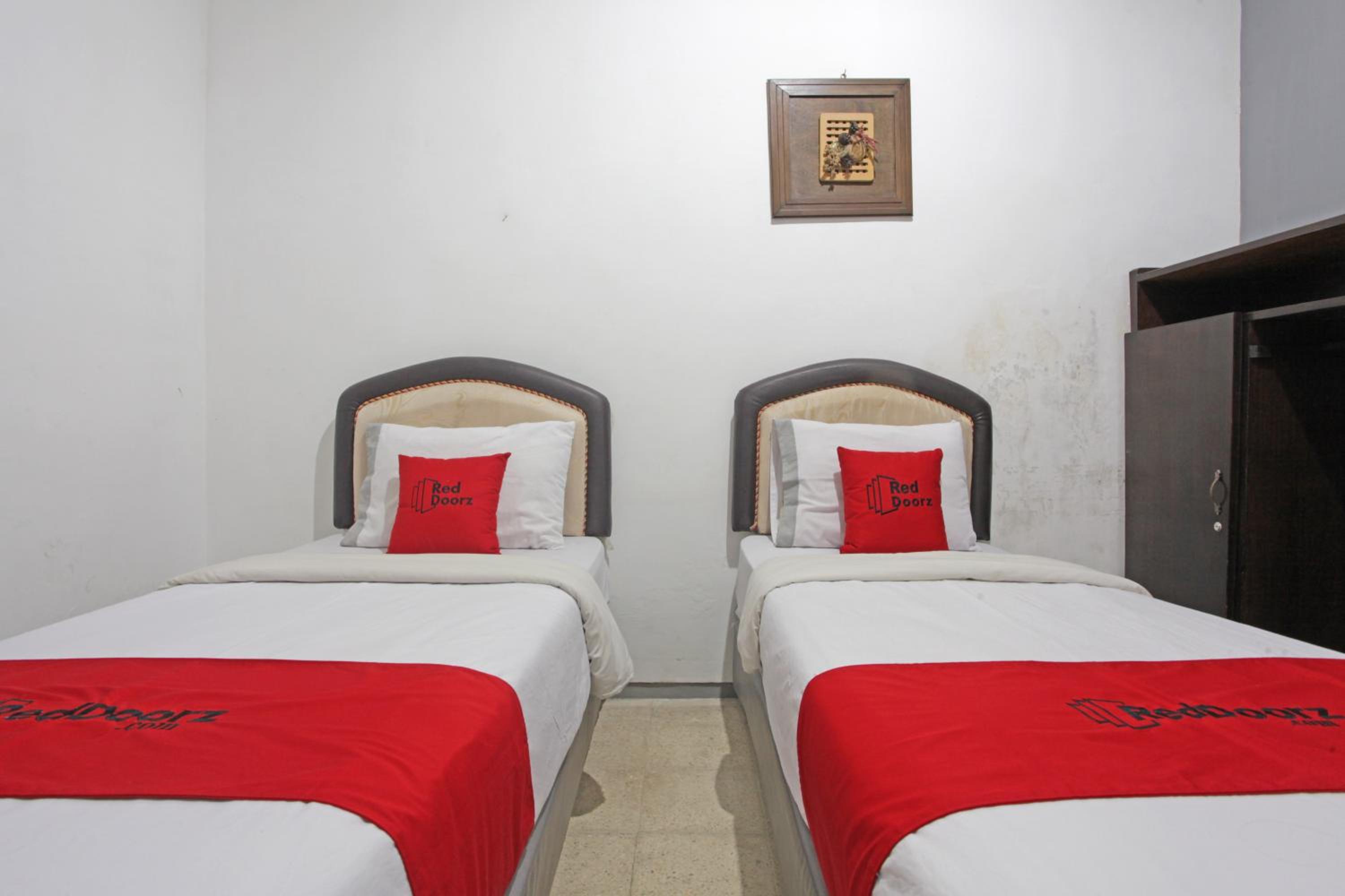Twin Room - Photo 4