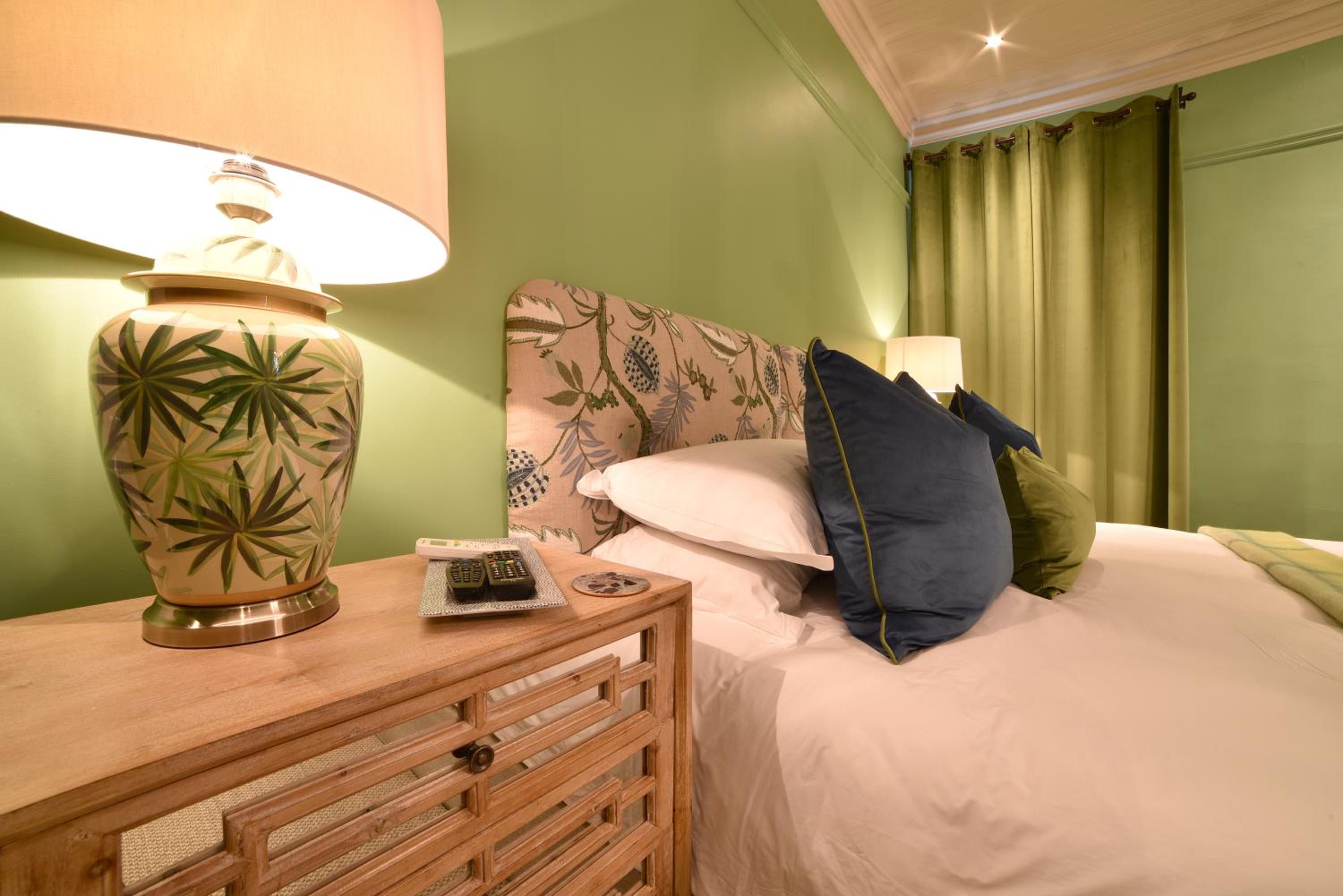 Luxury Room - Photo 8