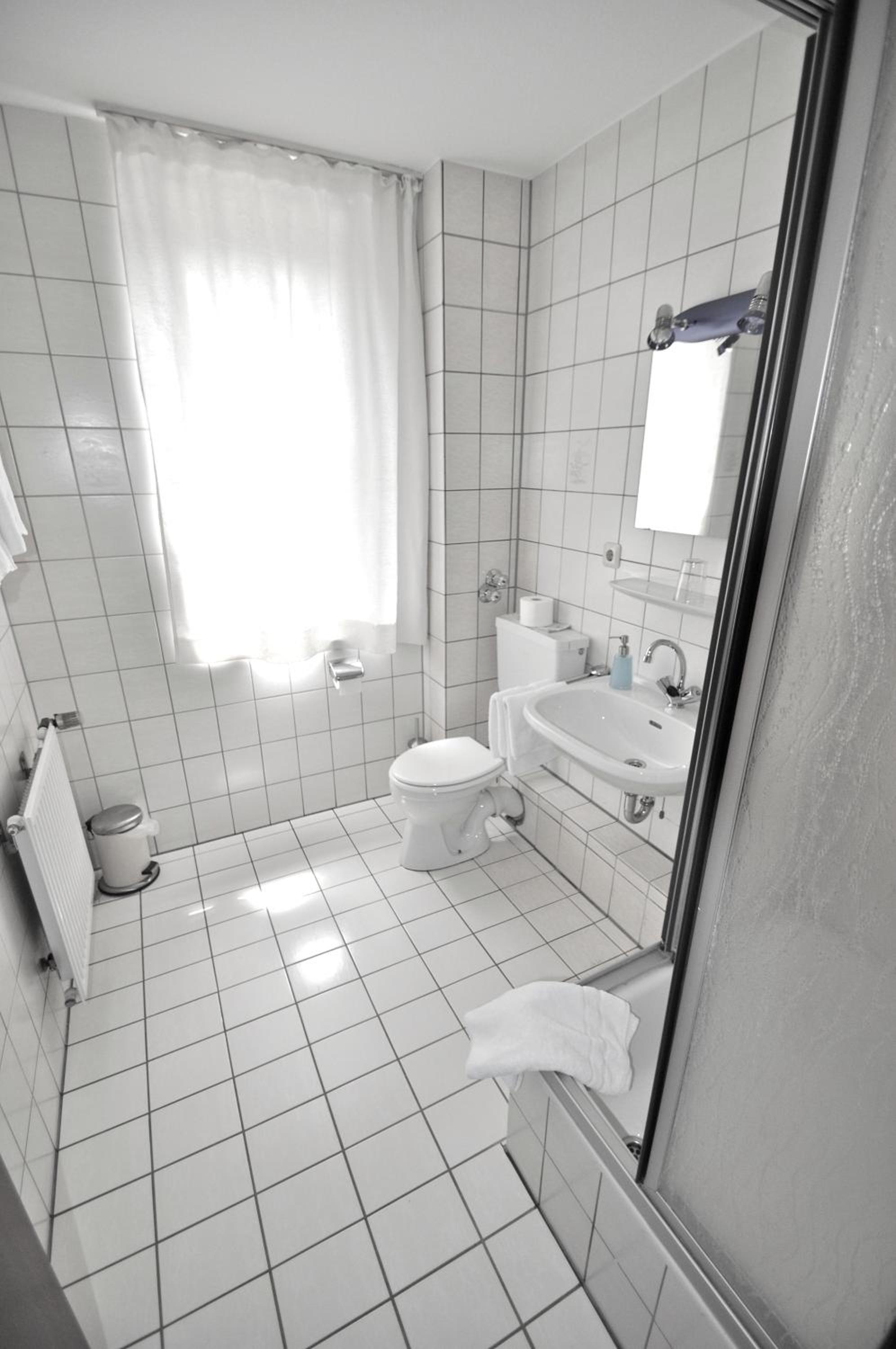 Double Room - Photo 9