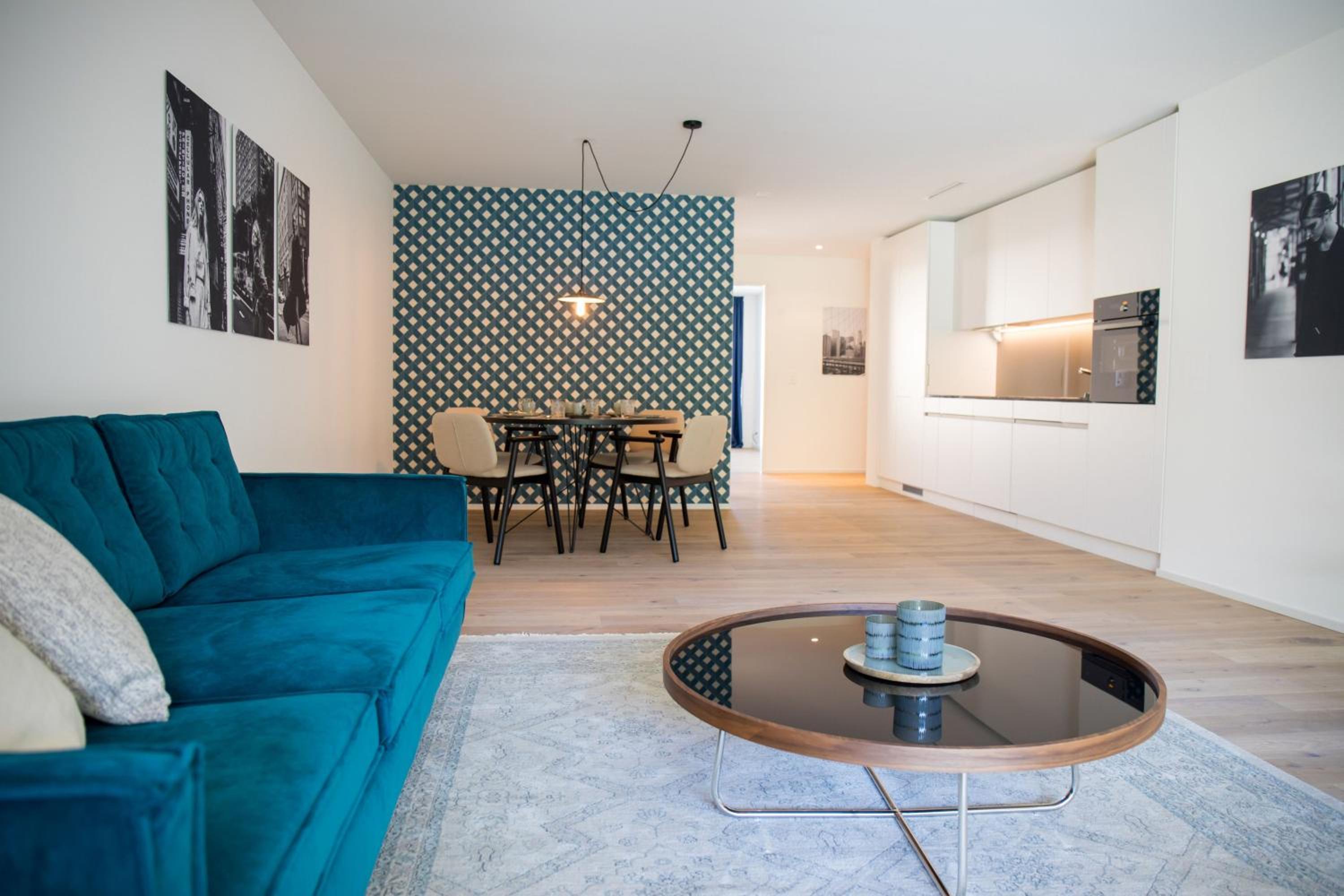 Large Two-Bedroom Apartment - Photo 2