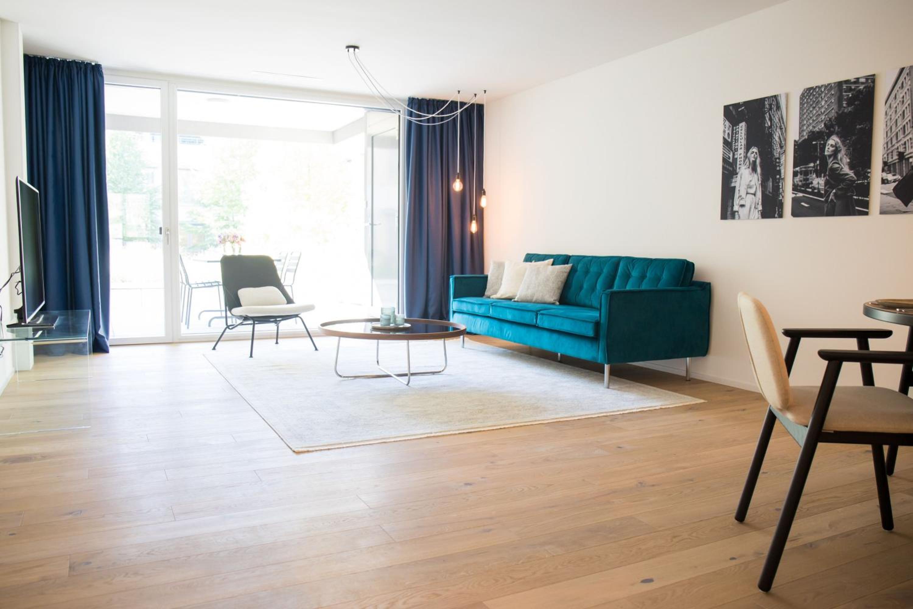 Large Two-Bedroom Apartment - Photo 7