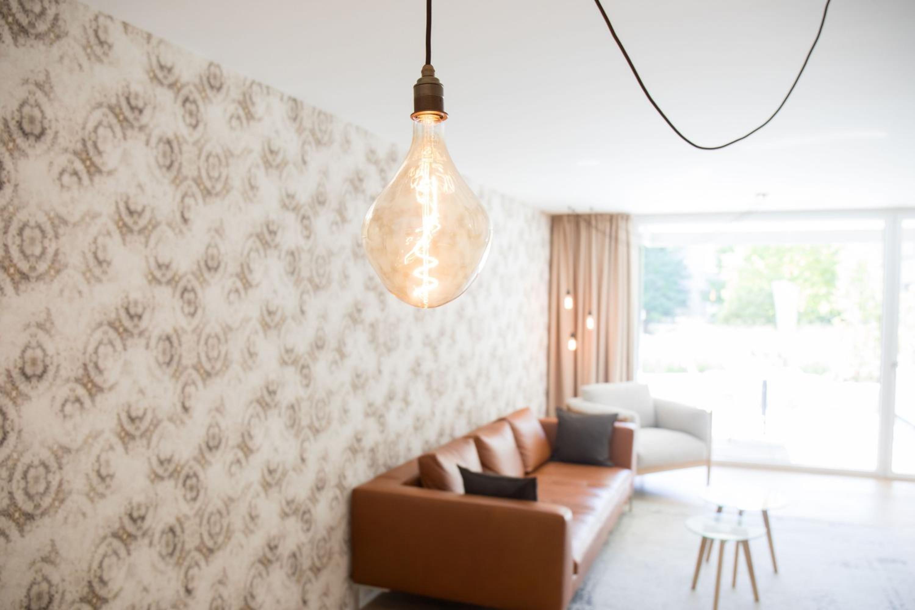 Large Two-Bedroom Apartment - Photo 11