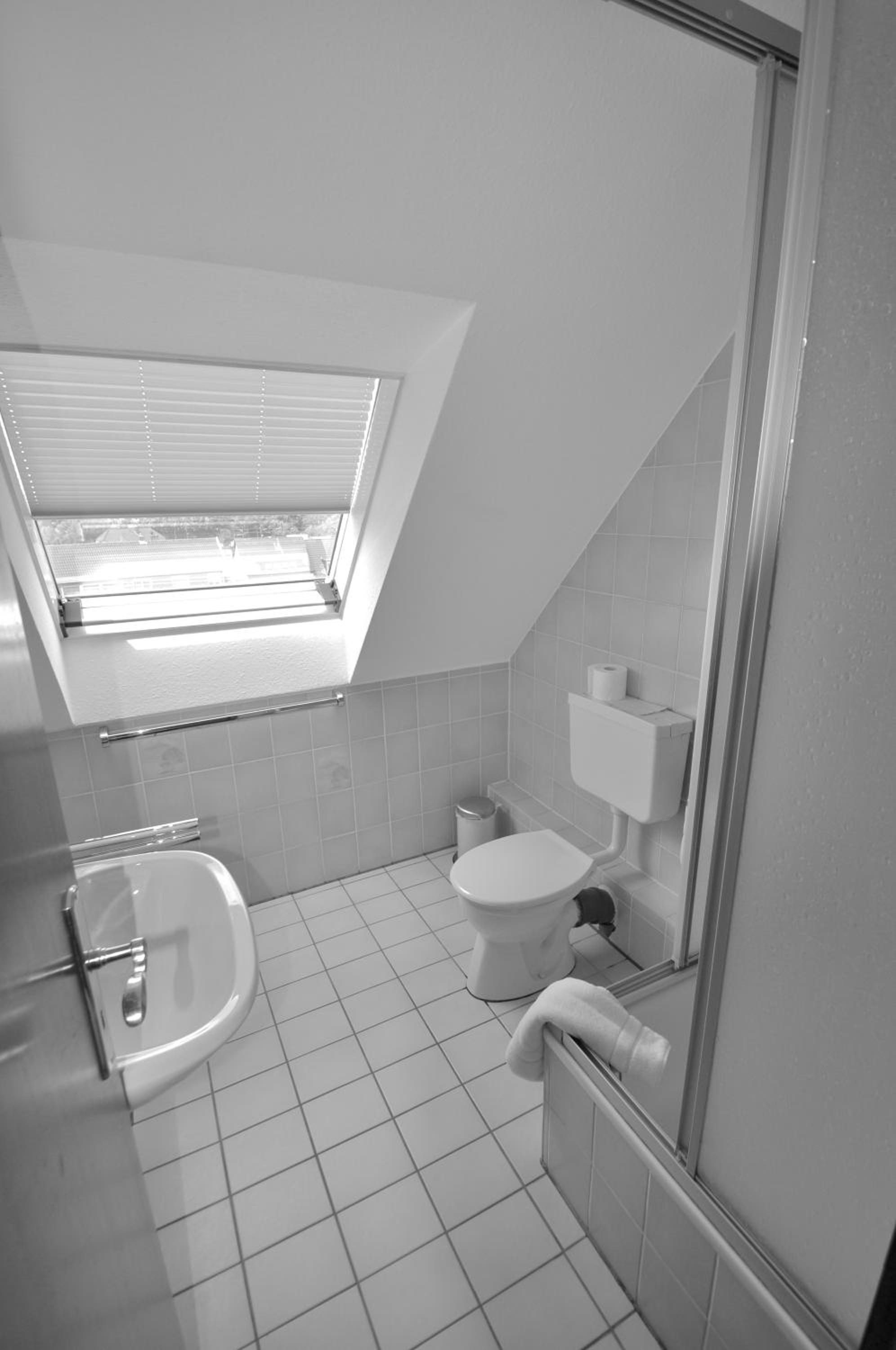 Double Room - Photo 15