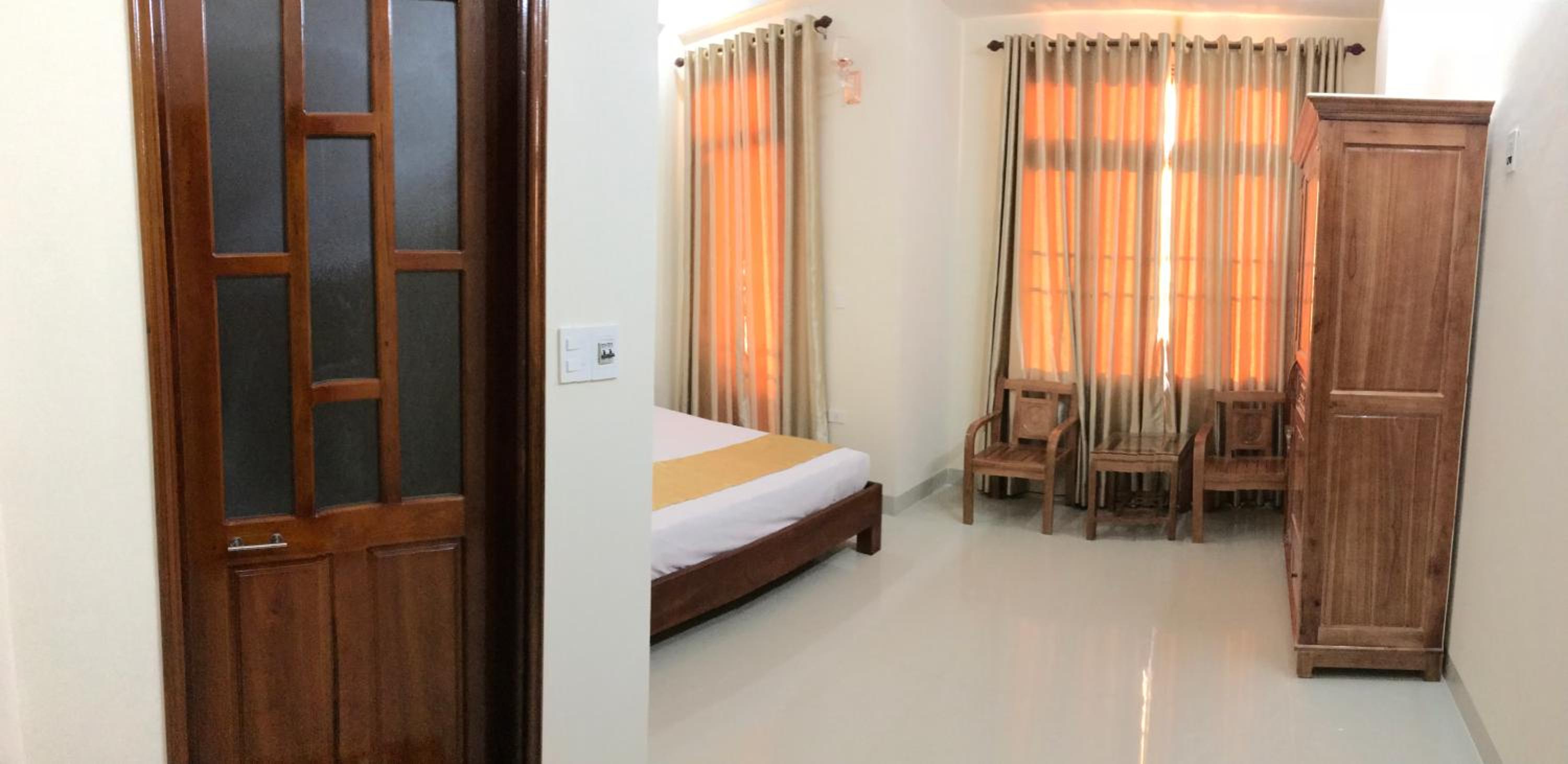 Deluxe King Room - Photo 9