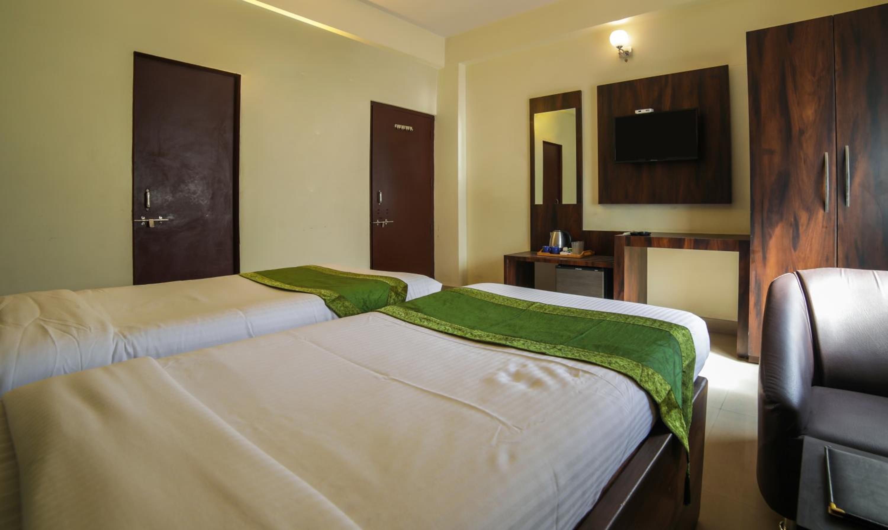 Standard Room with Balcony photo 2