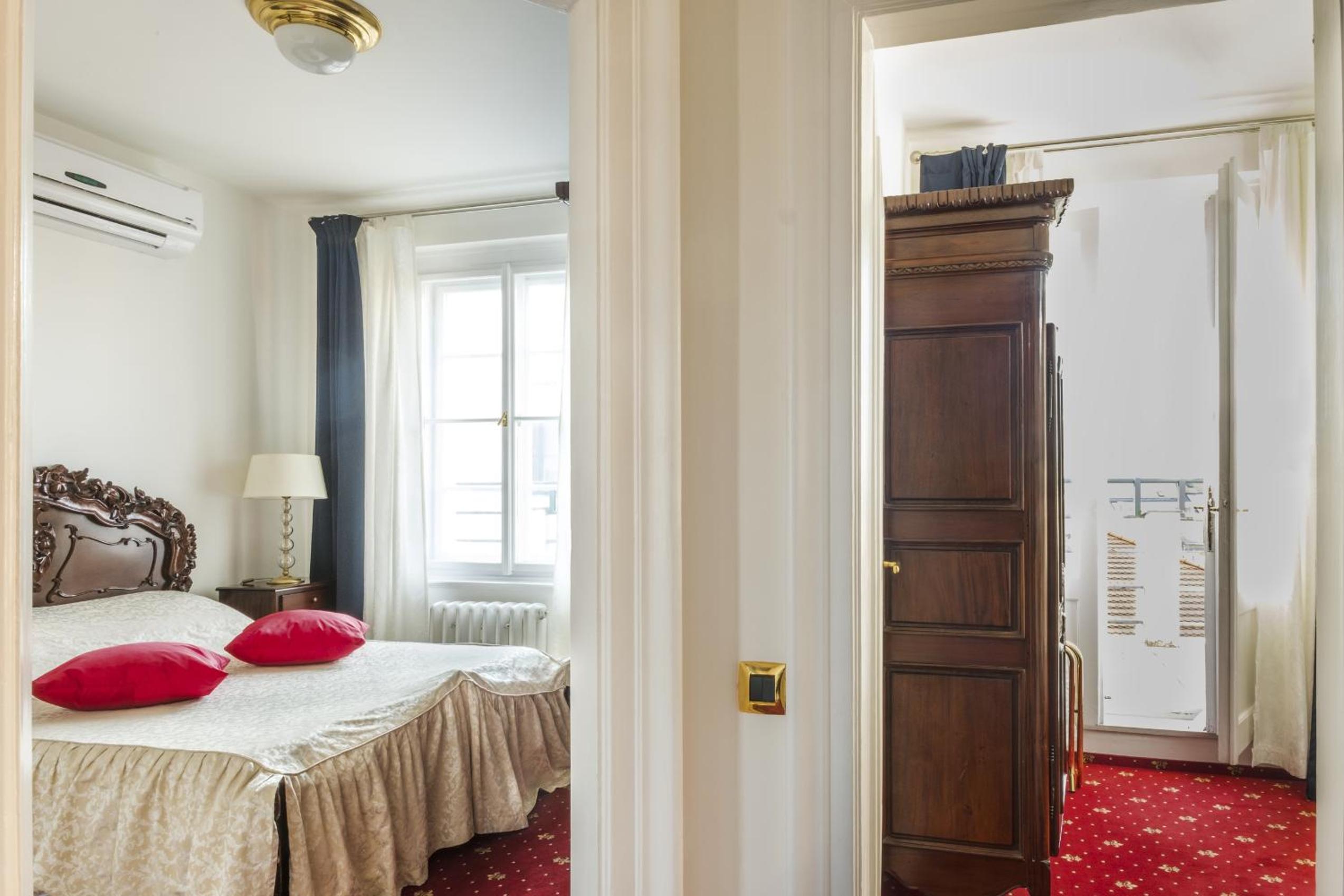 Suite (2-3 Adults) thumbnail 5