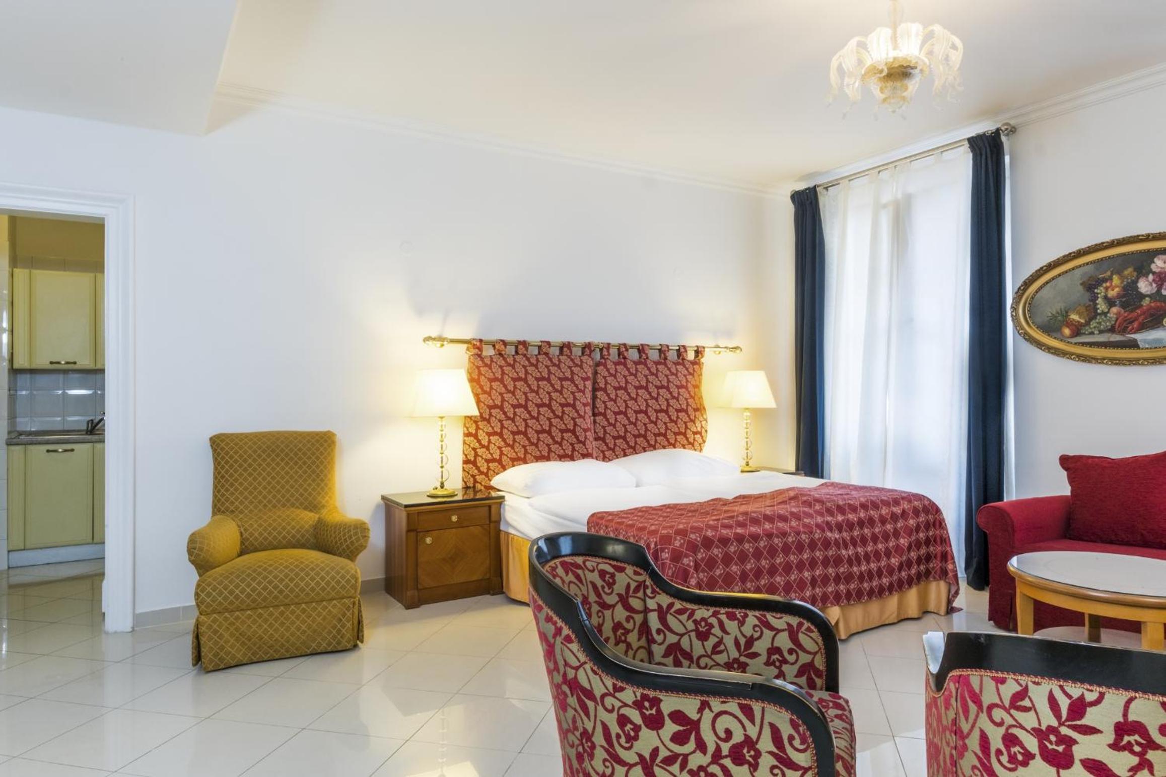 Family Room (5 Adults)
