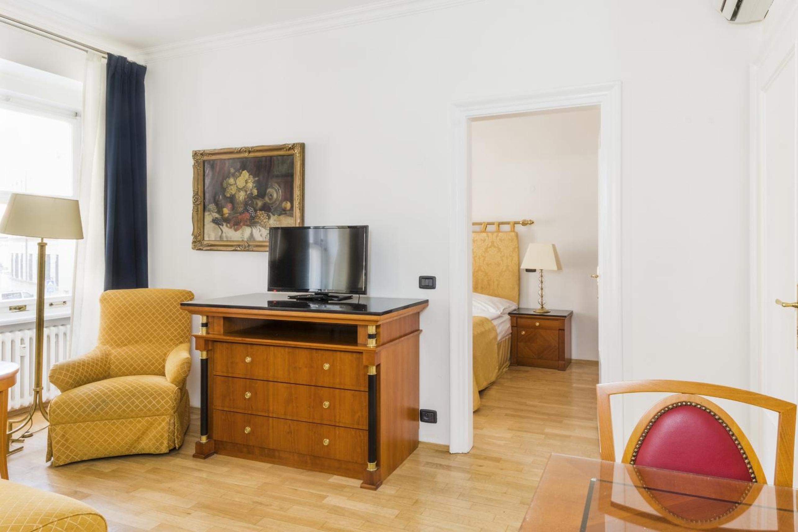 Family Room (3-4 Adults)