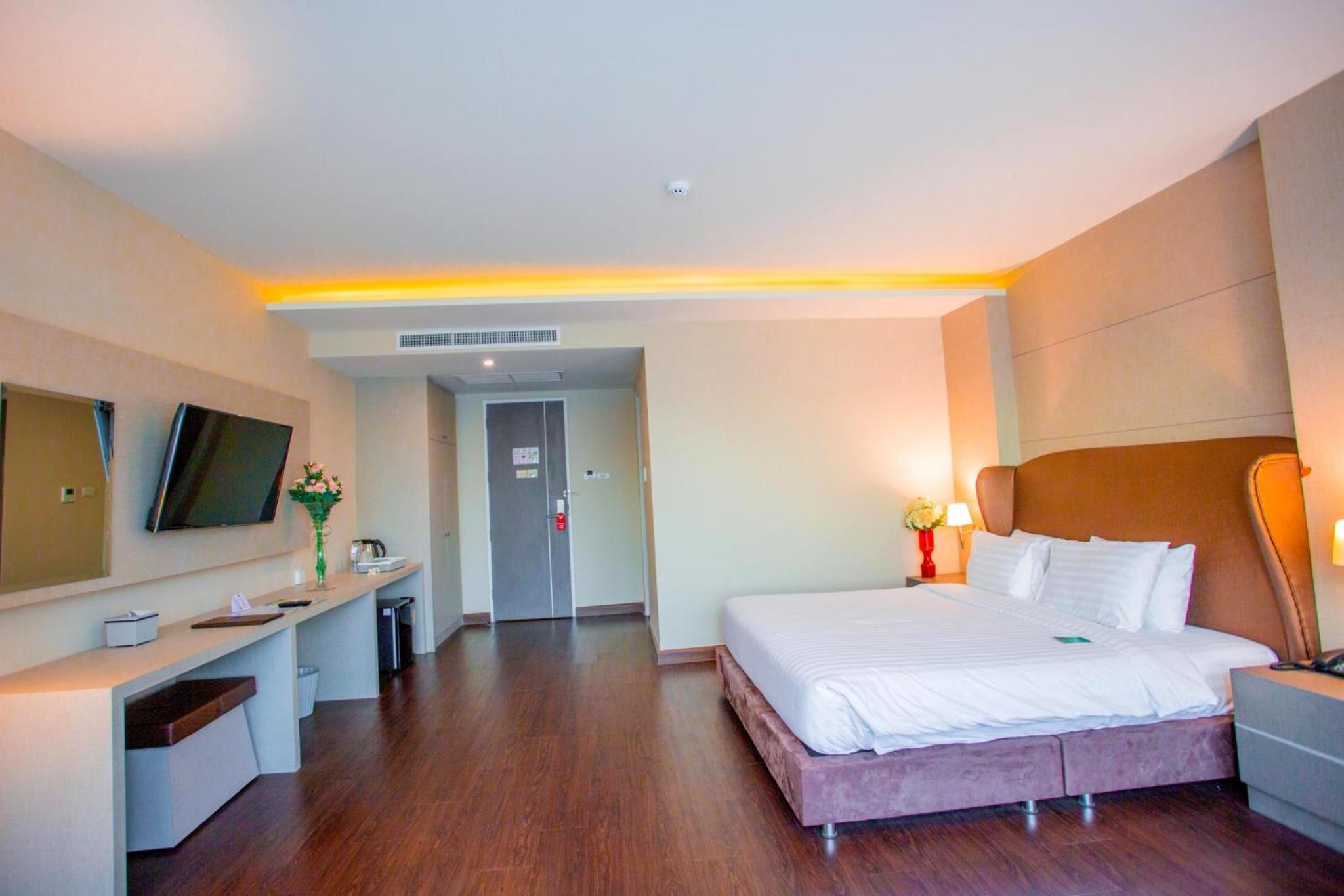 Deluxe Double Room - Photo 8