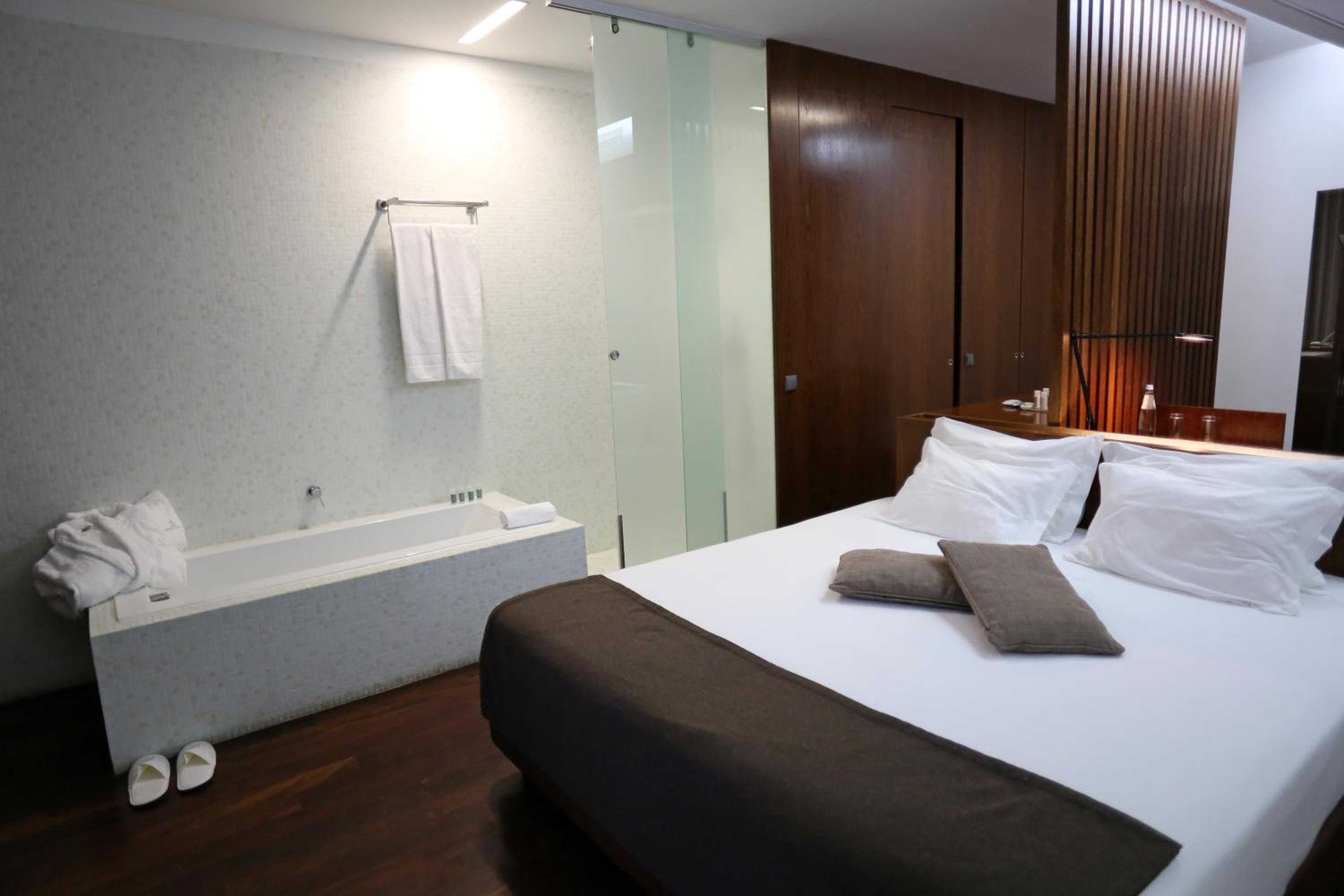 Twin/Double Room with Garden View - Photo 1