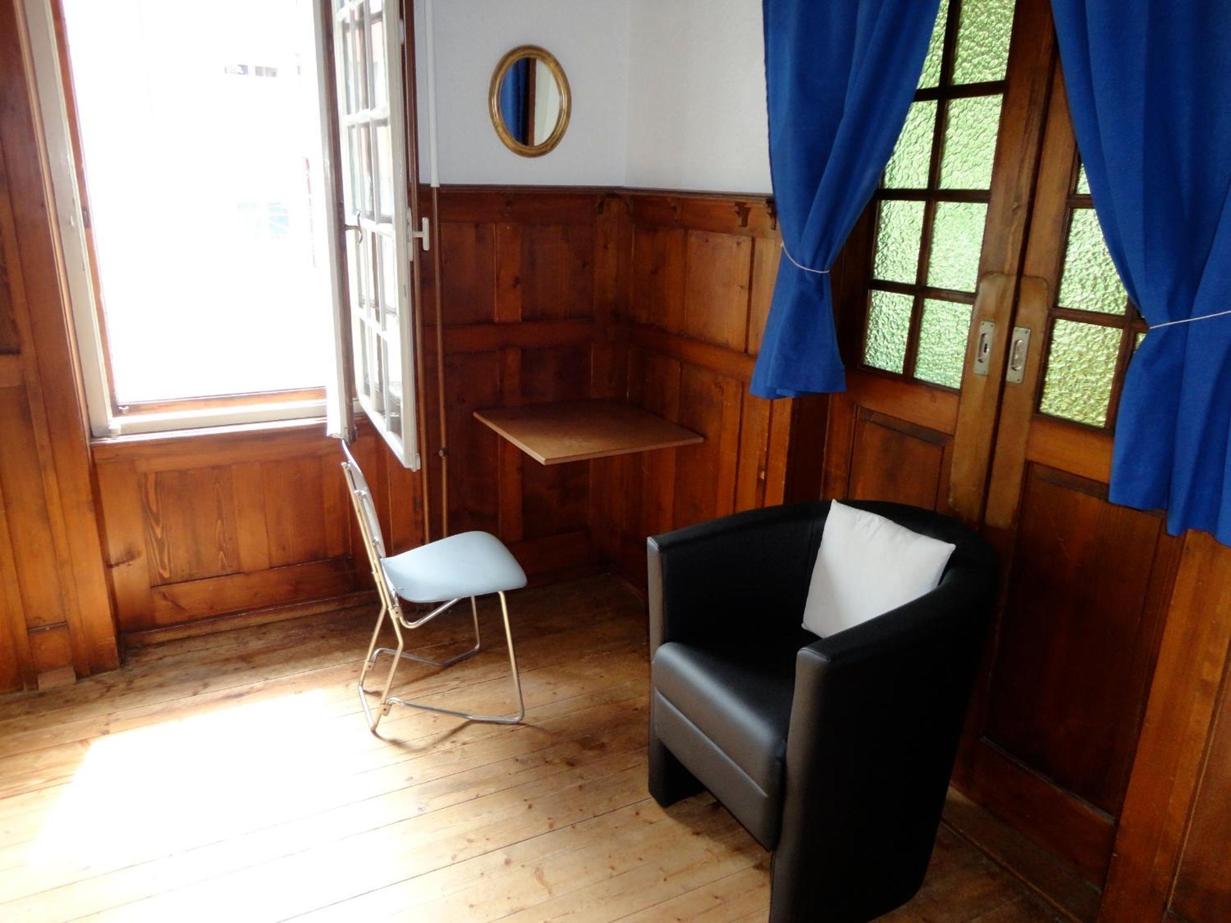 Family Room - Photo 3