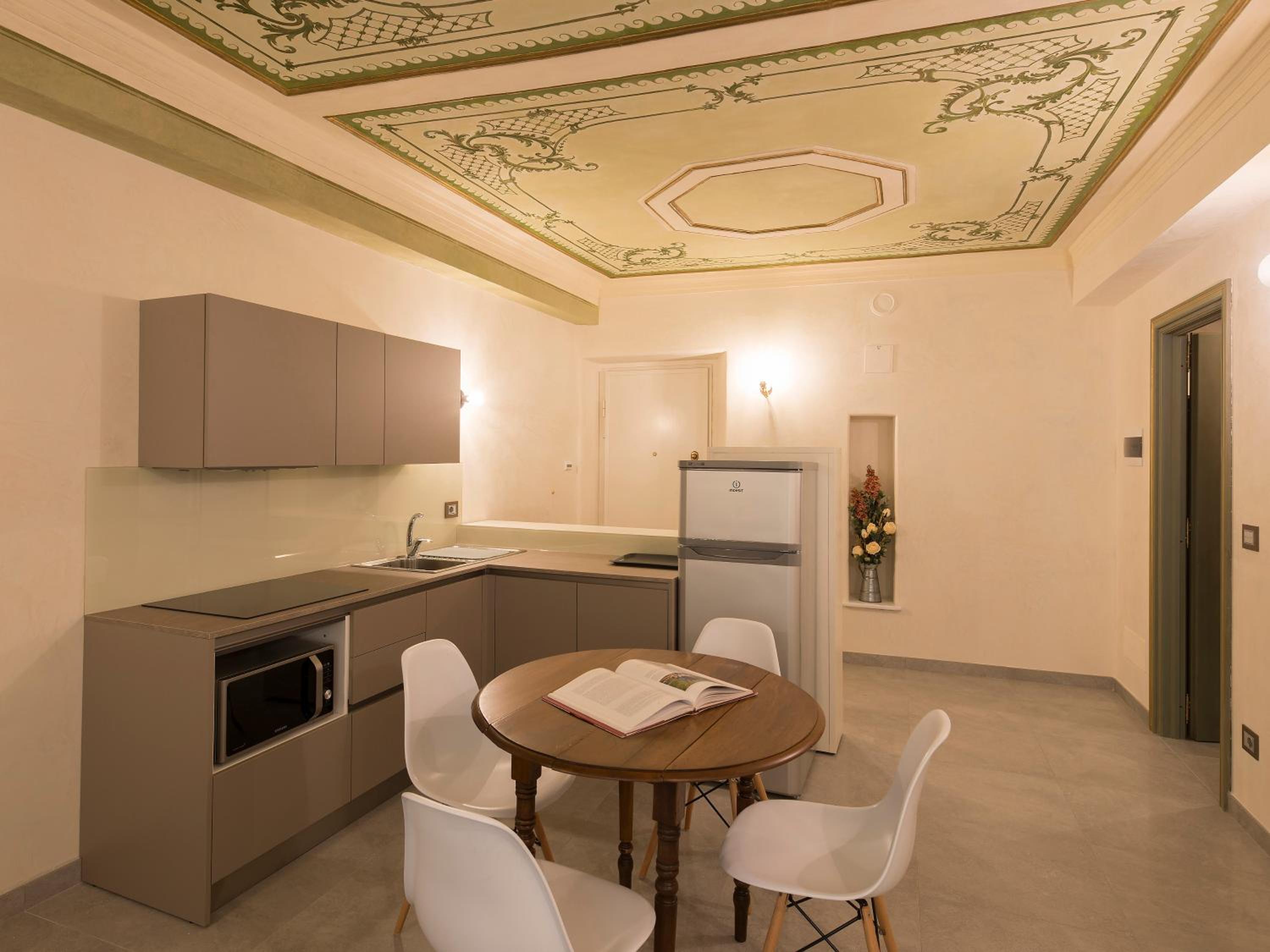 Deluxe Apartment - Photo 9