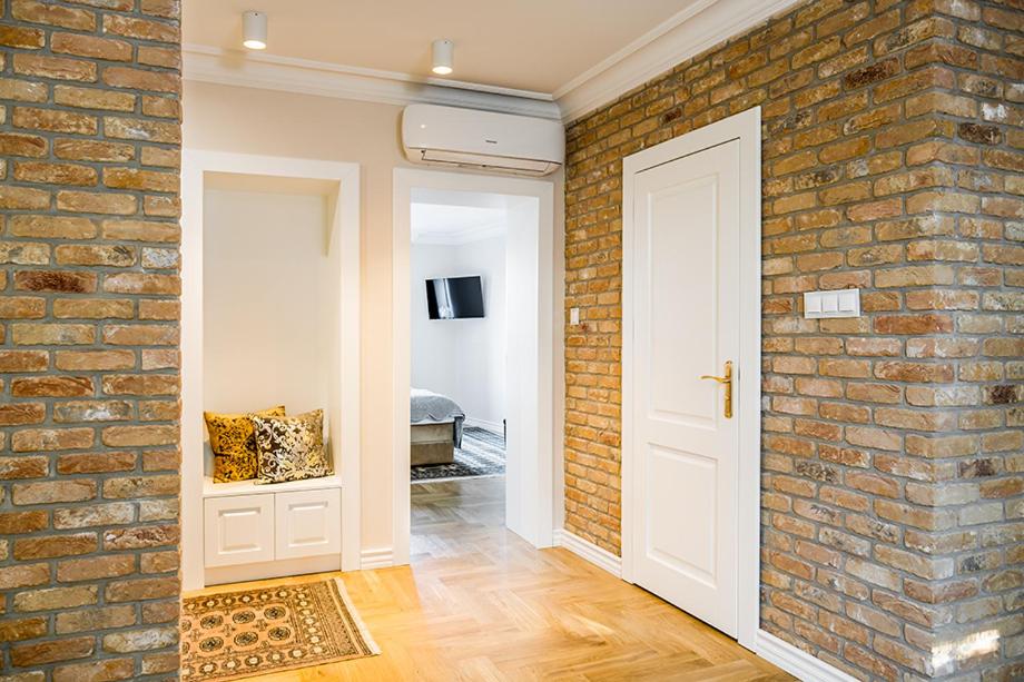 One-Bedroom Apartment - Photo 3