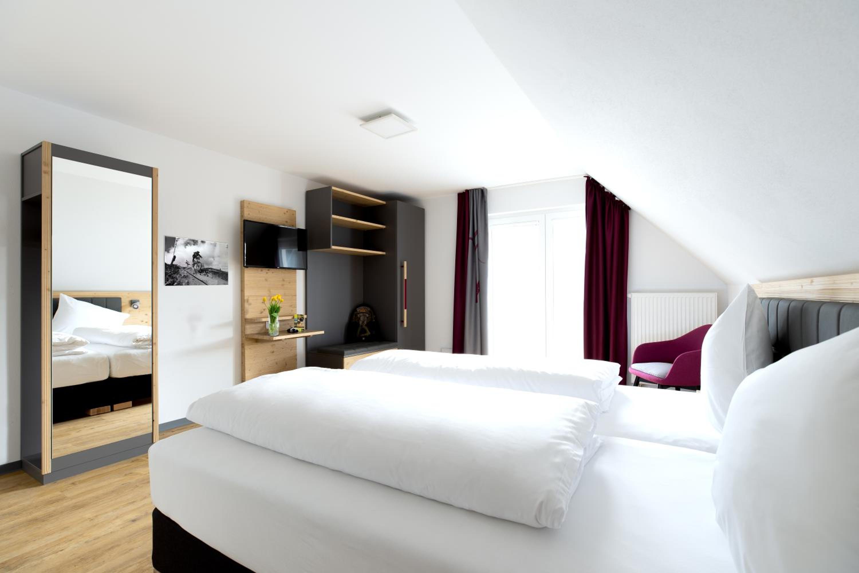 Premium Double Room with Balcony - Photo 1