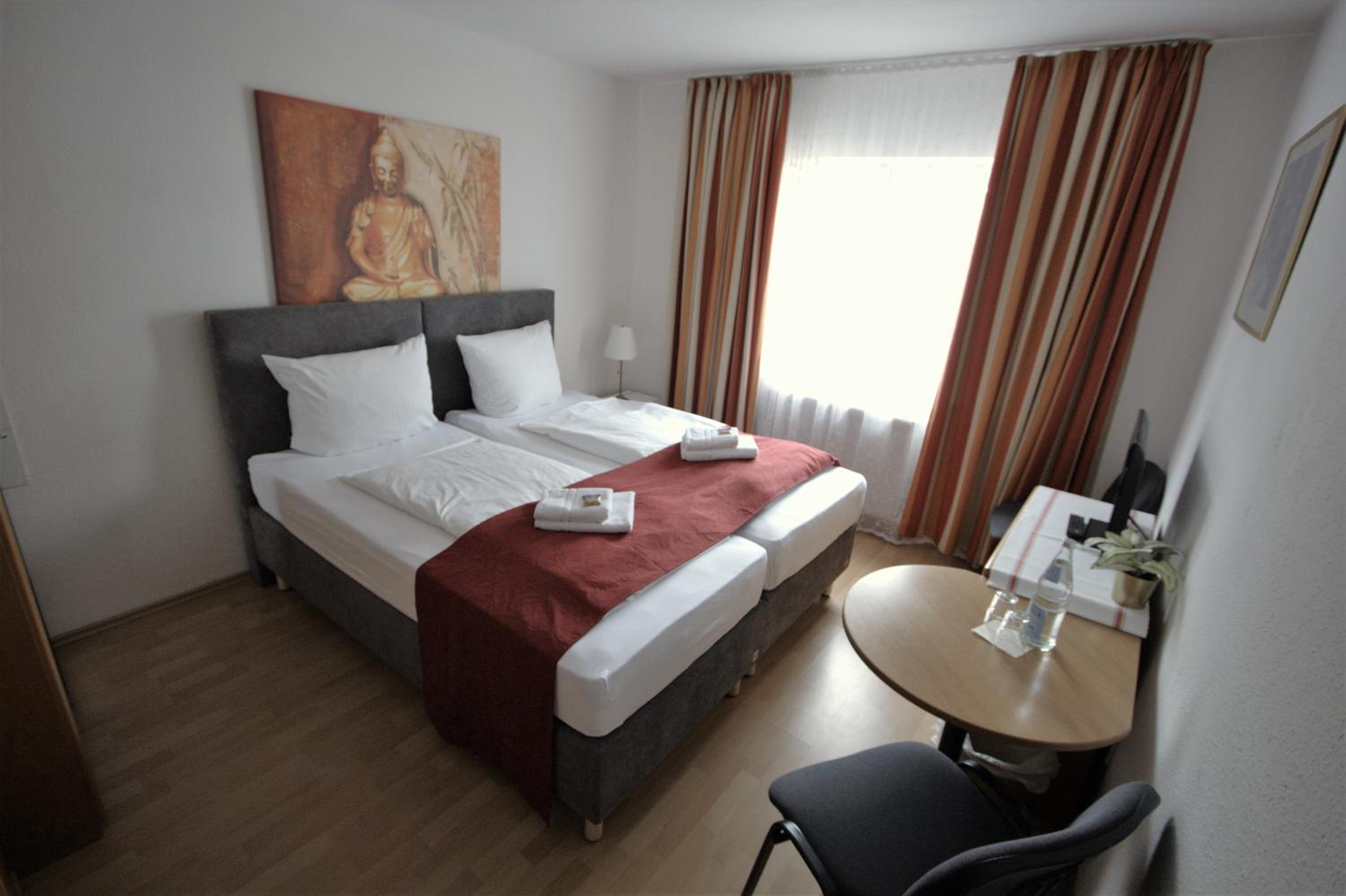 Standard Double Room - Photo 3