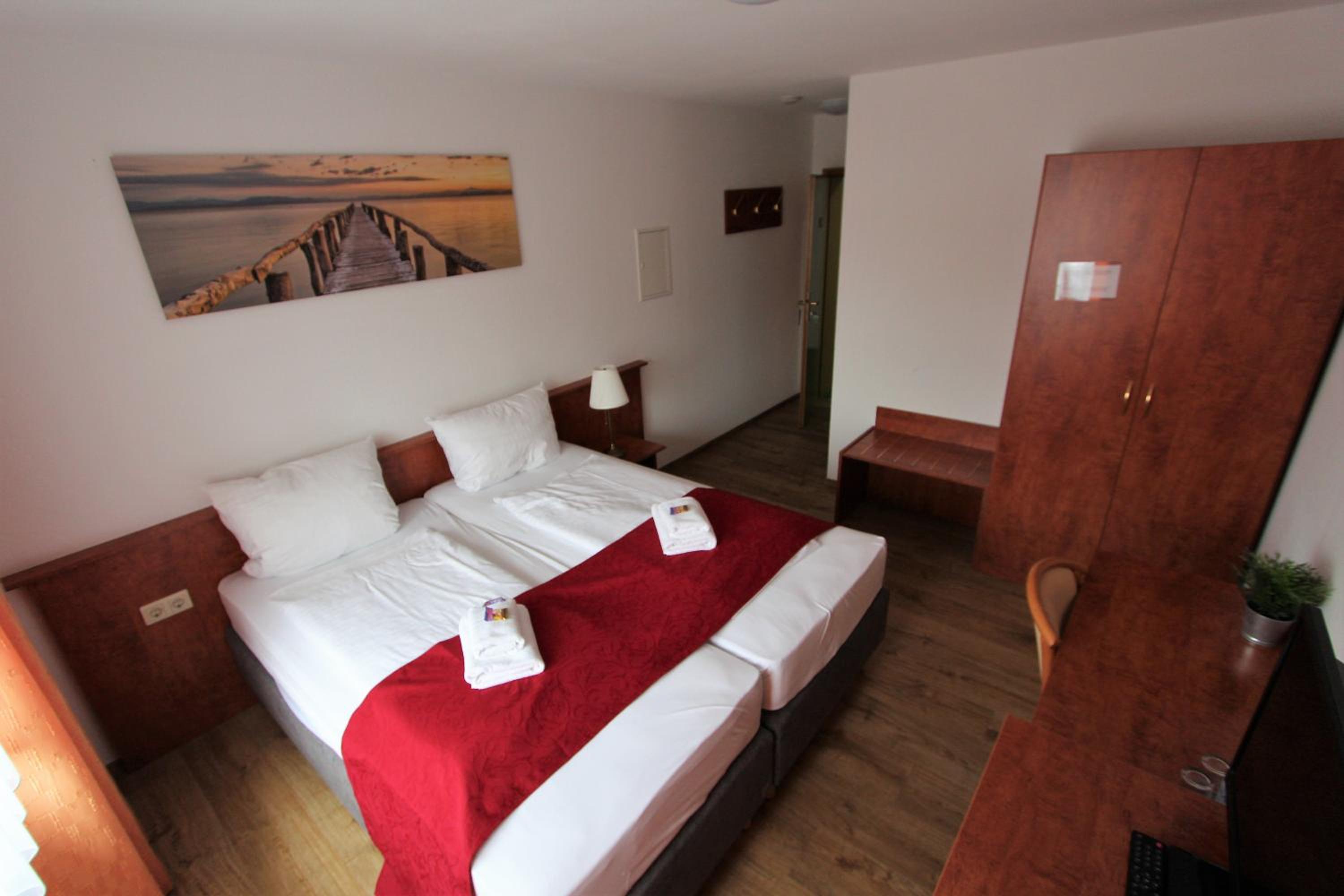 Standard Double Room - Photo 20