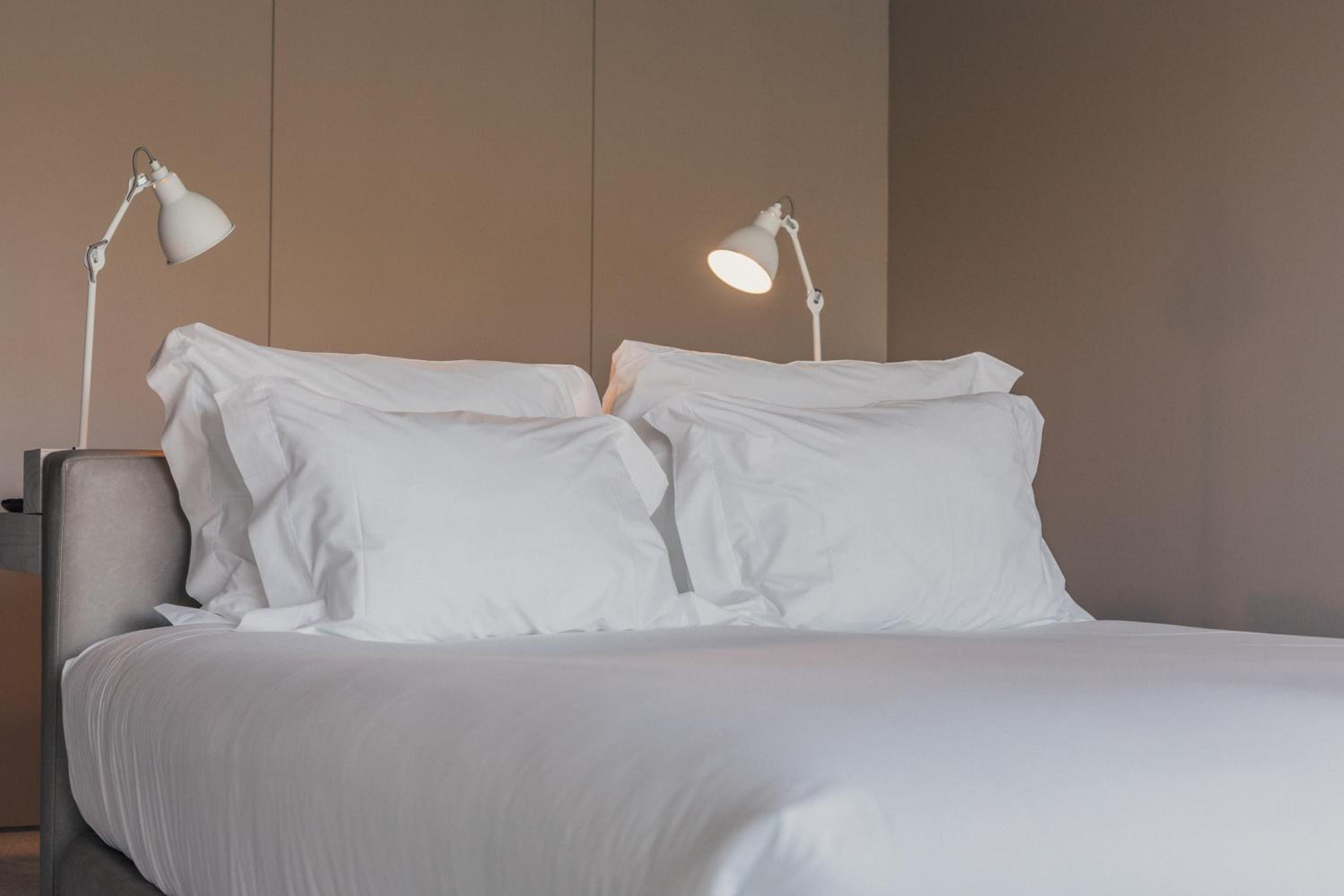 Double Room with River View - Photo 1