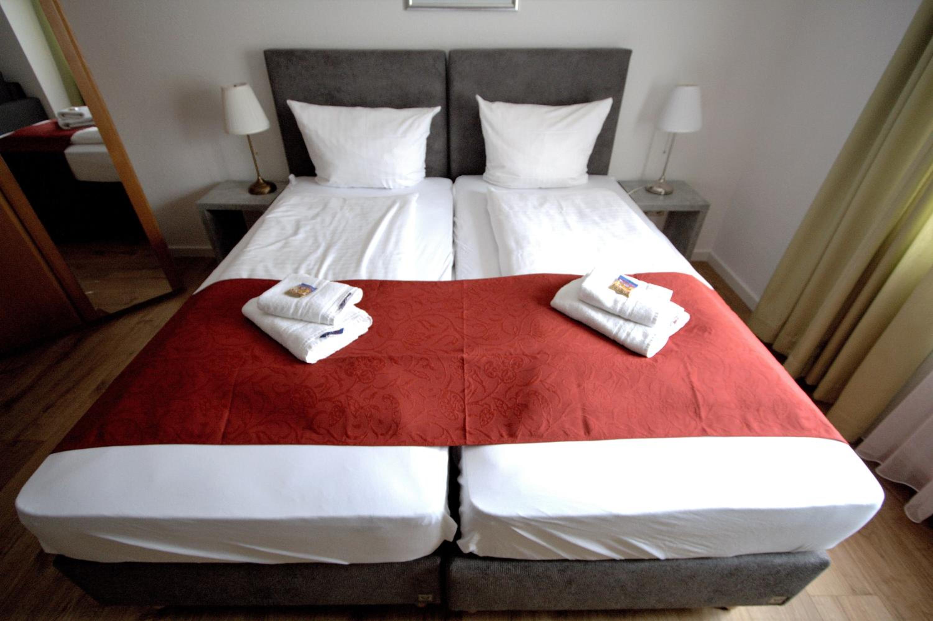 Standard Double Room - Photo 7