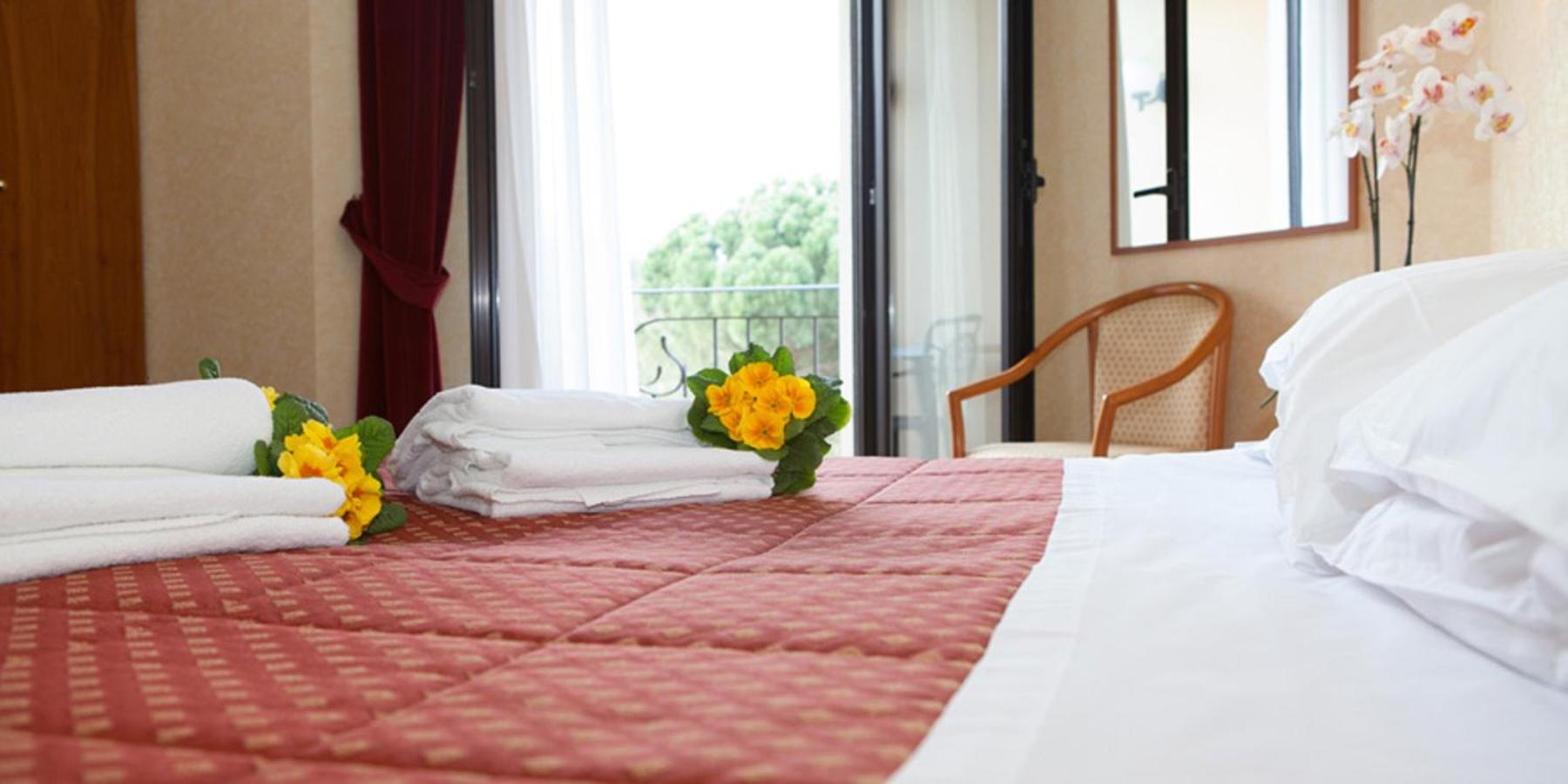Deluxe Double Room with Castle View - Photo 2