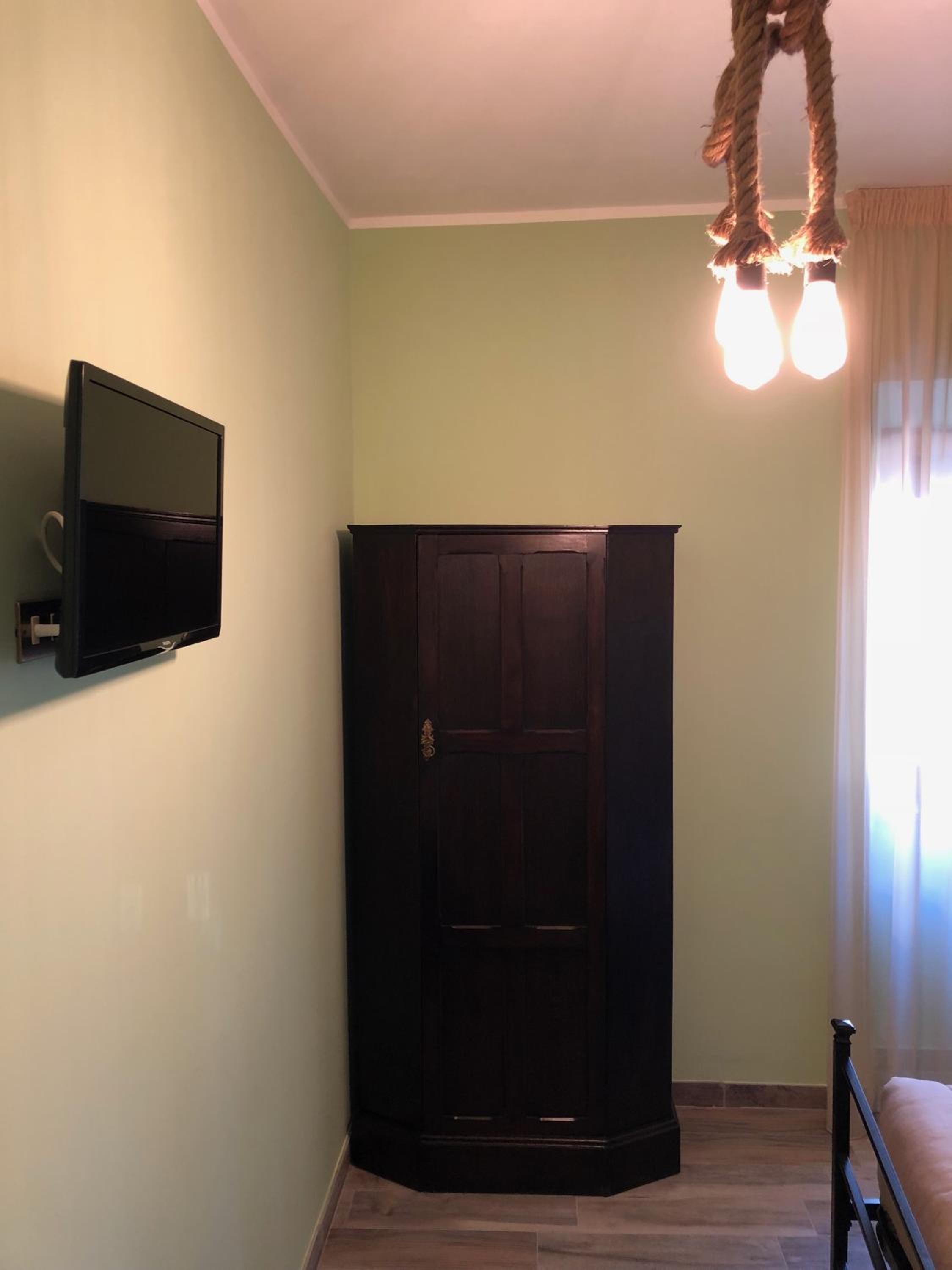 Standard Double Room - Photo 5