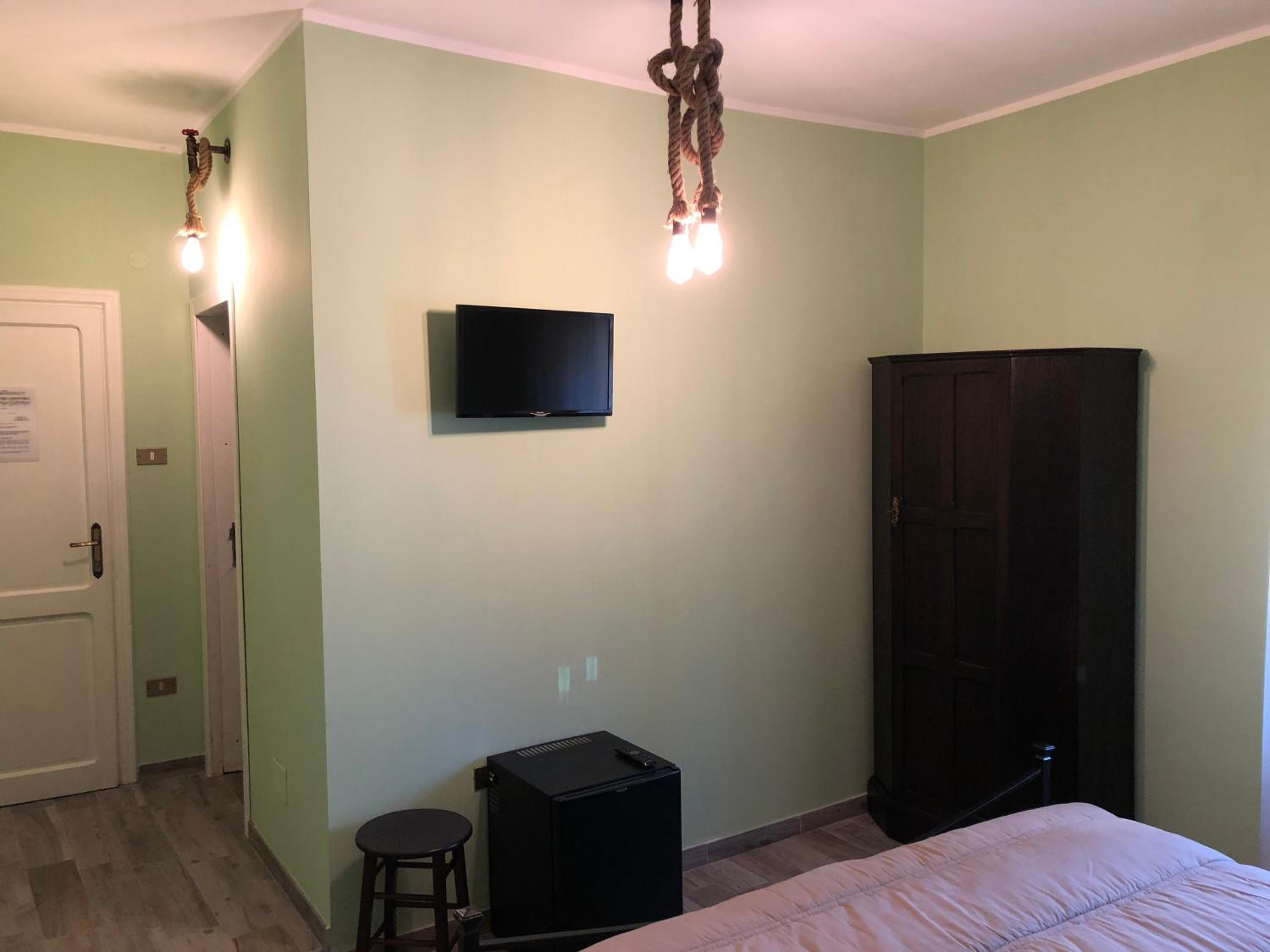Standard Double Room - Photo 4