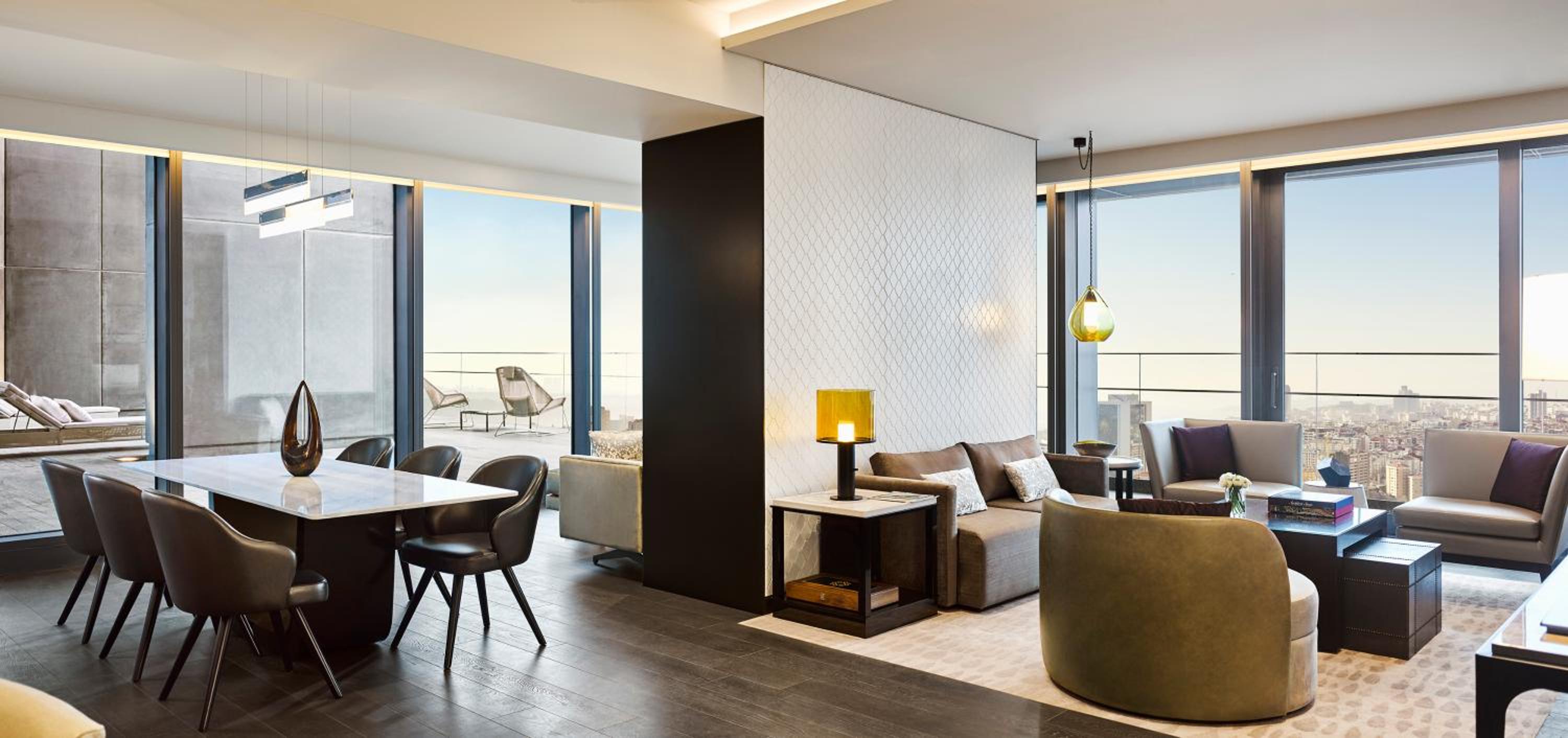 Fairmont Signature Terrace Suite Sea View and Lounge Access thumbnail 5