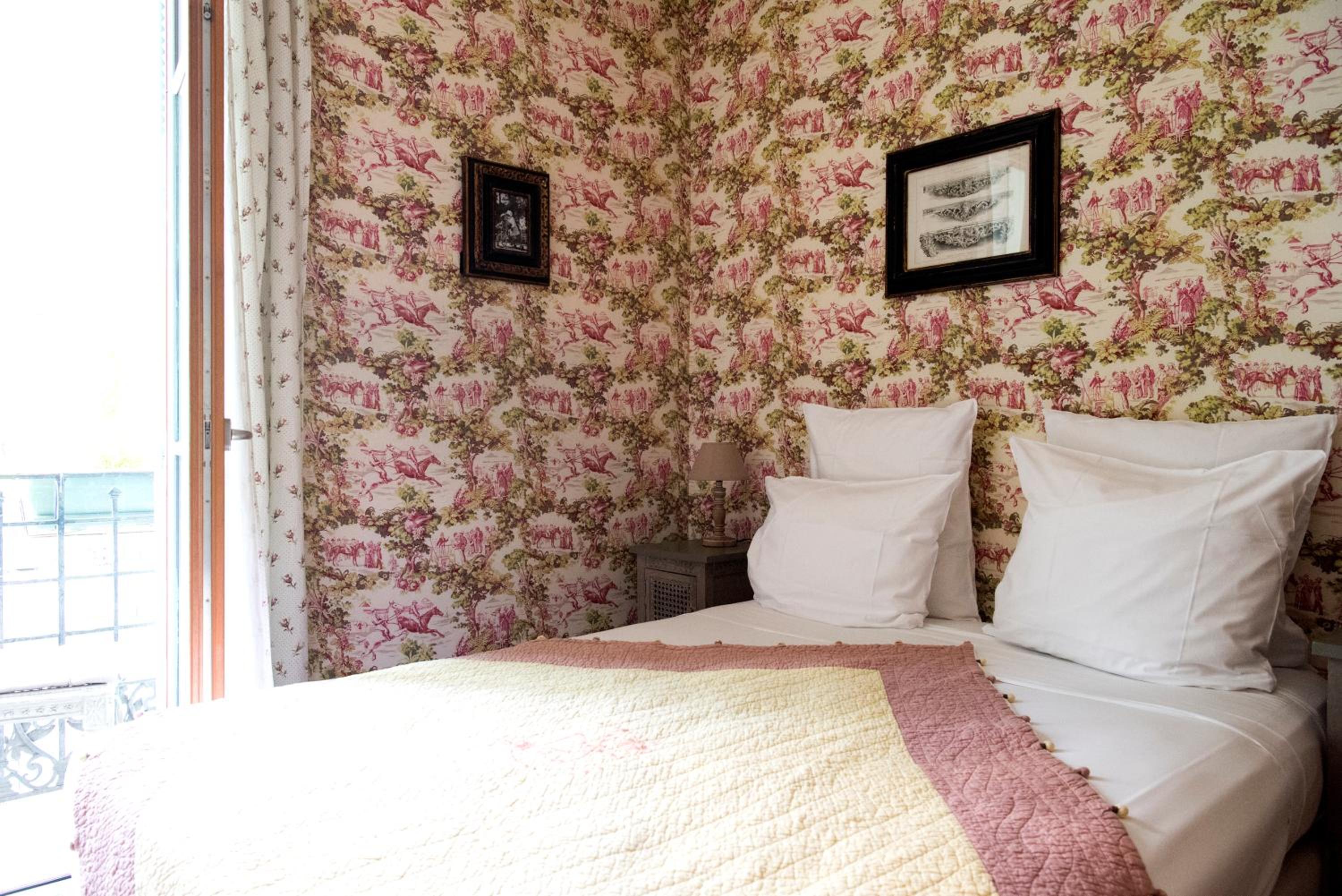 Superior Triple Room with City or Garden view