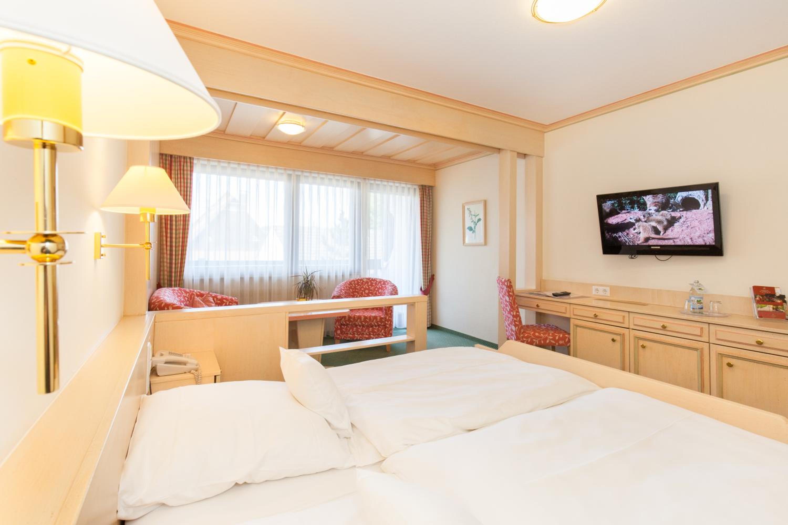 Superior Plus Room with Balcony - Photo 4