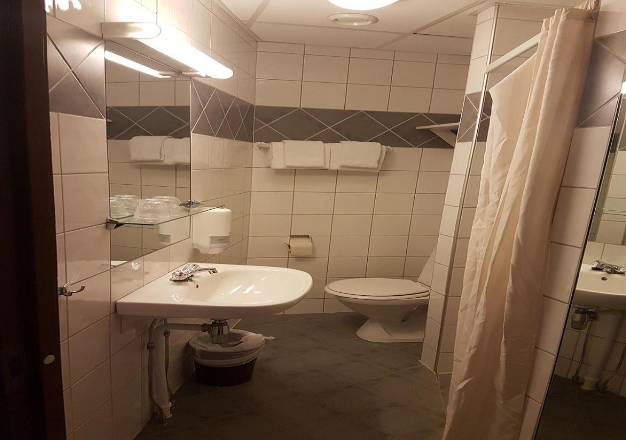 Standard Double Room - Photo 2