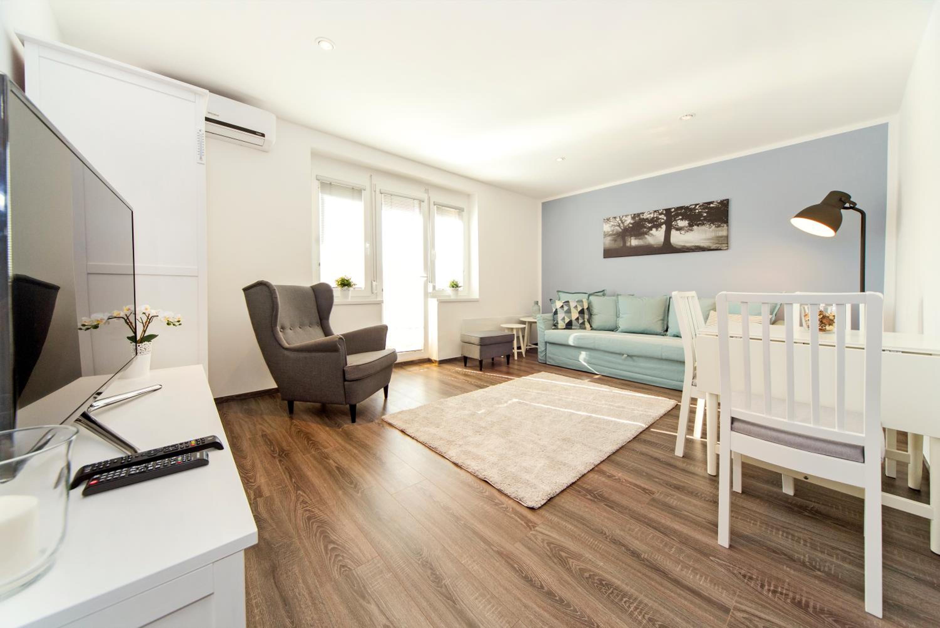 Apartment photo 1