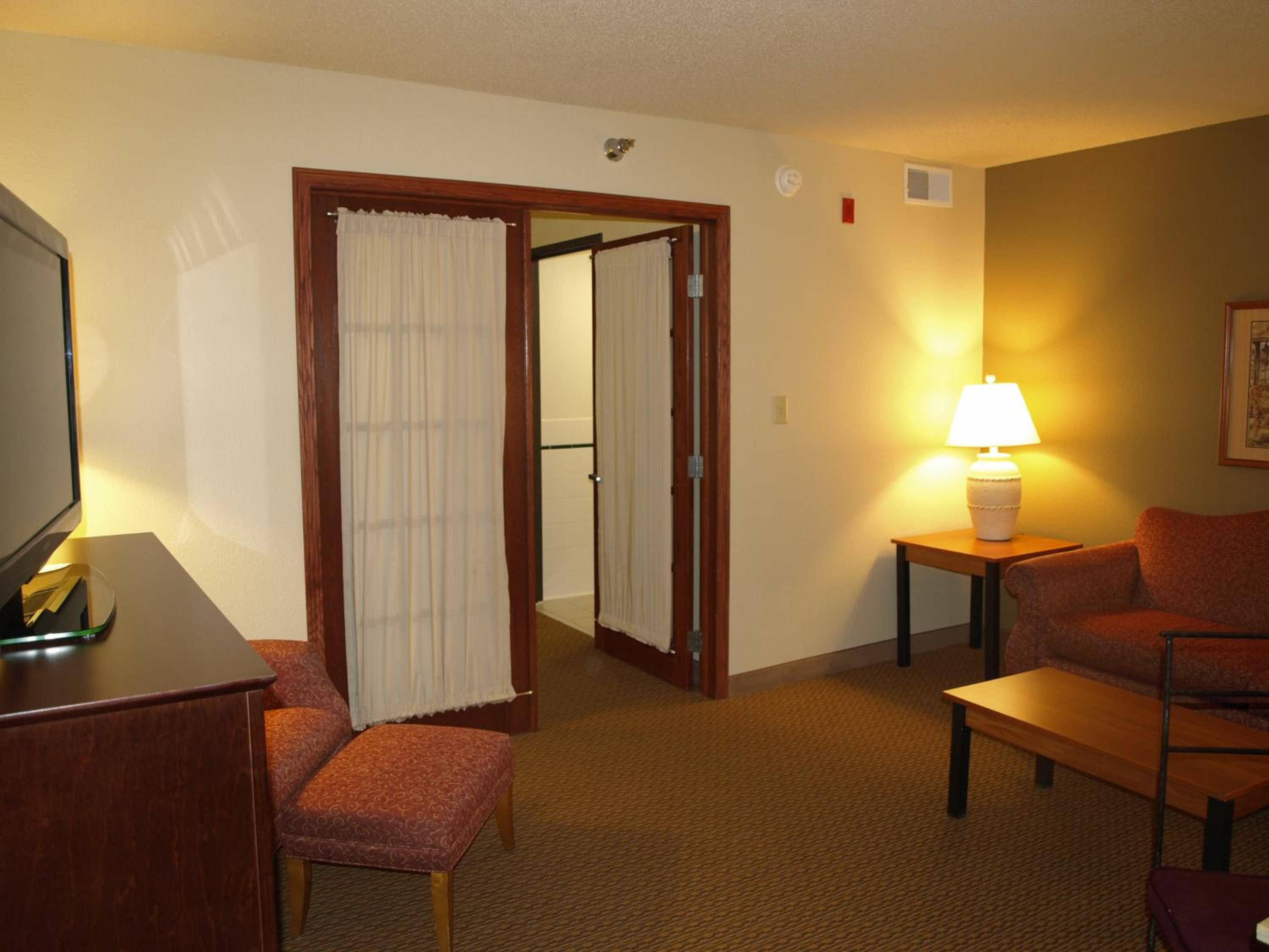 King  Deluxe Studio Suite - Non-Smoking - Photo 5