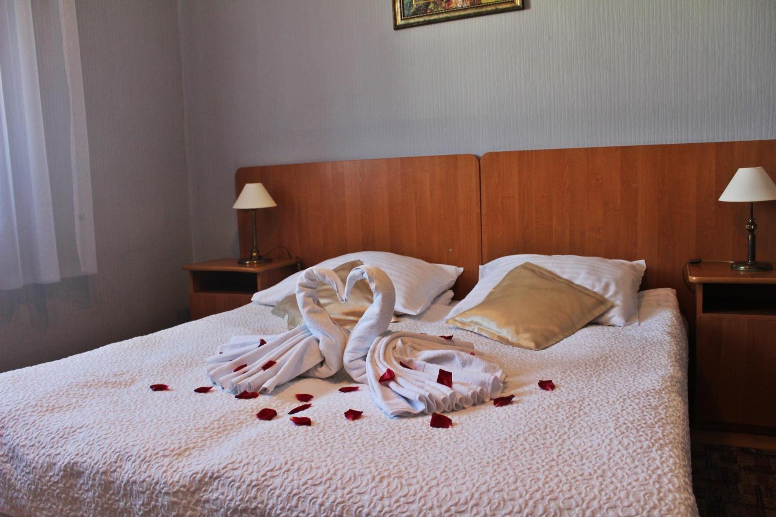 Double or Twin Room - Photo 2