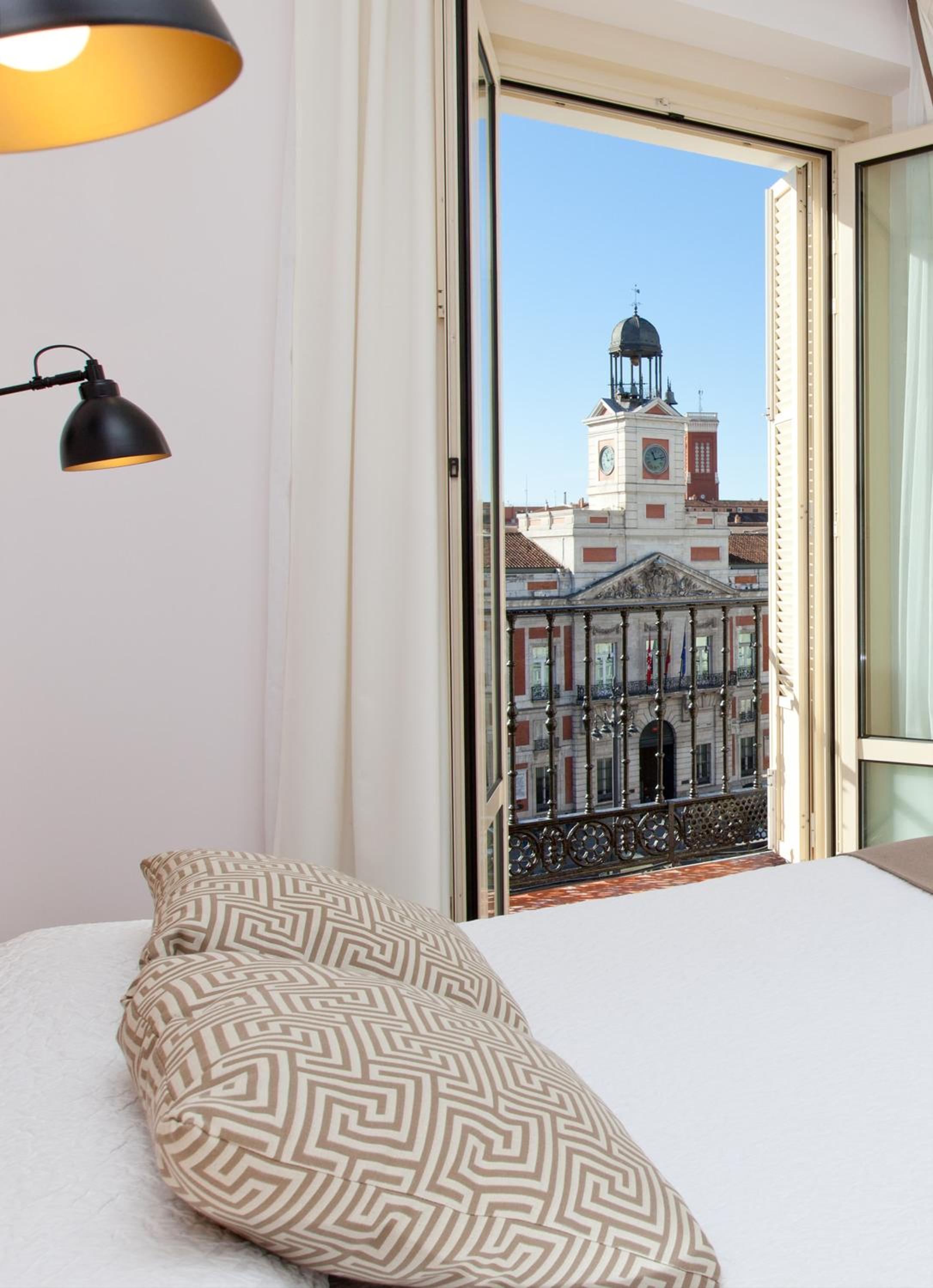 Superior Double or Twin Room with View photo 3