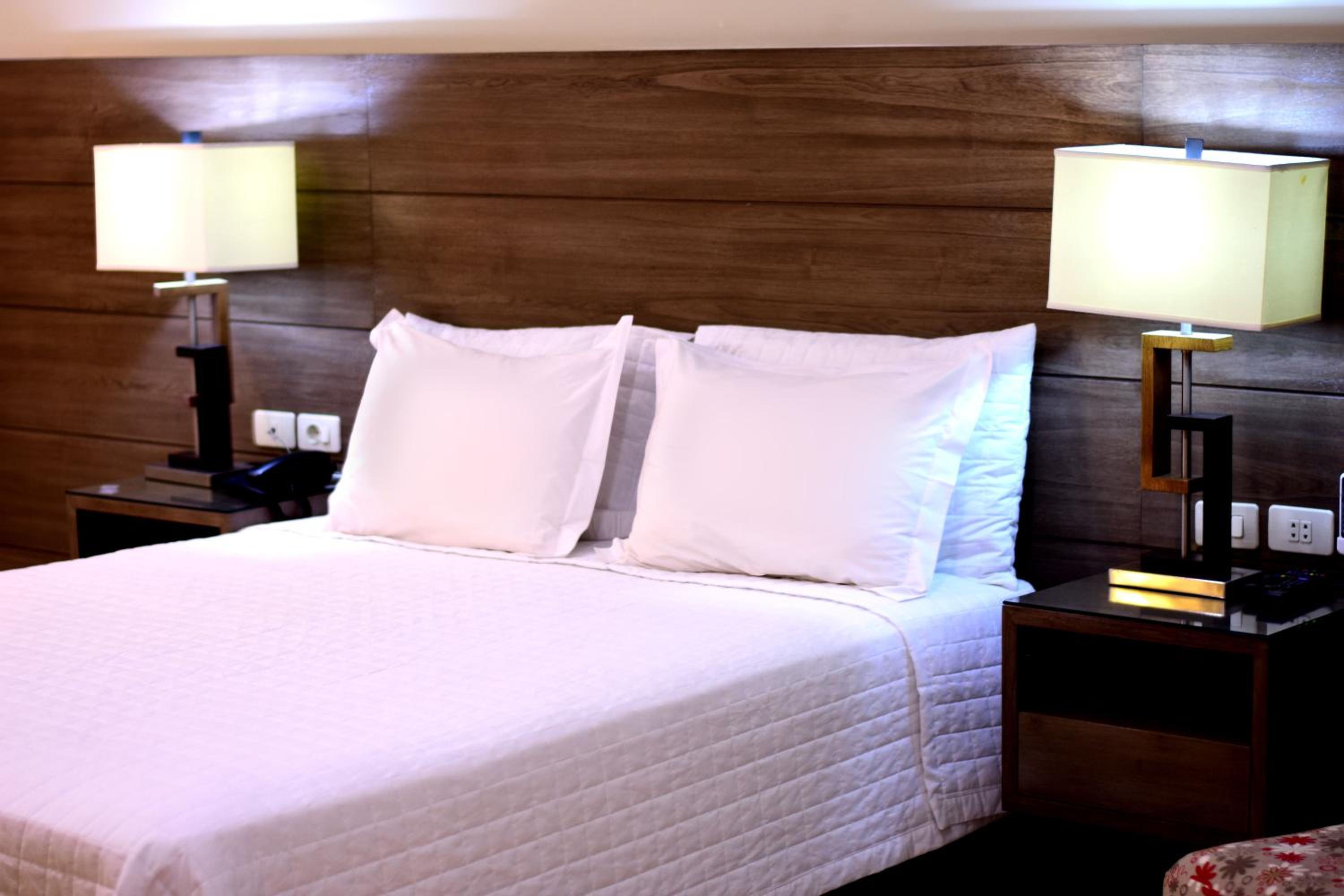 Queen Room photo 1