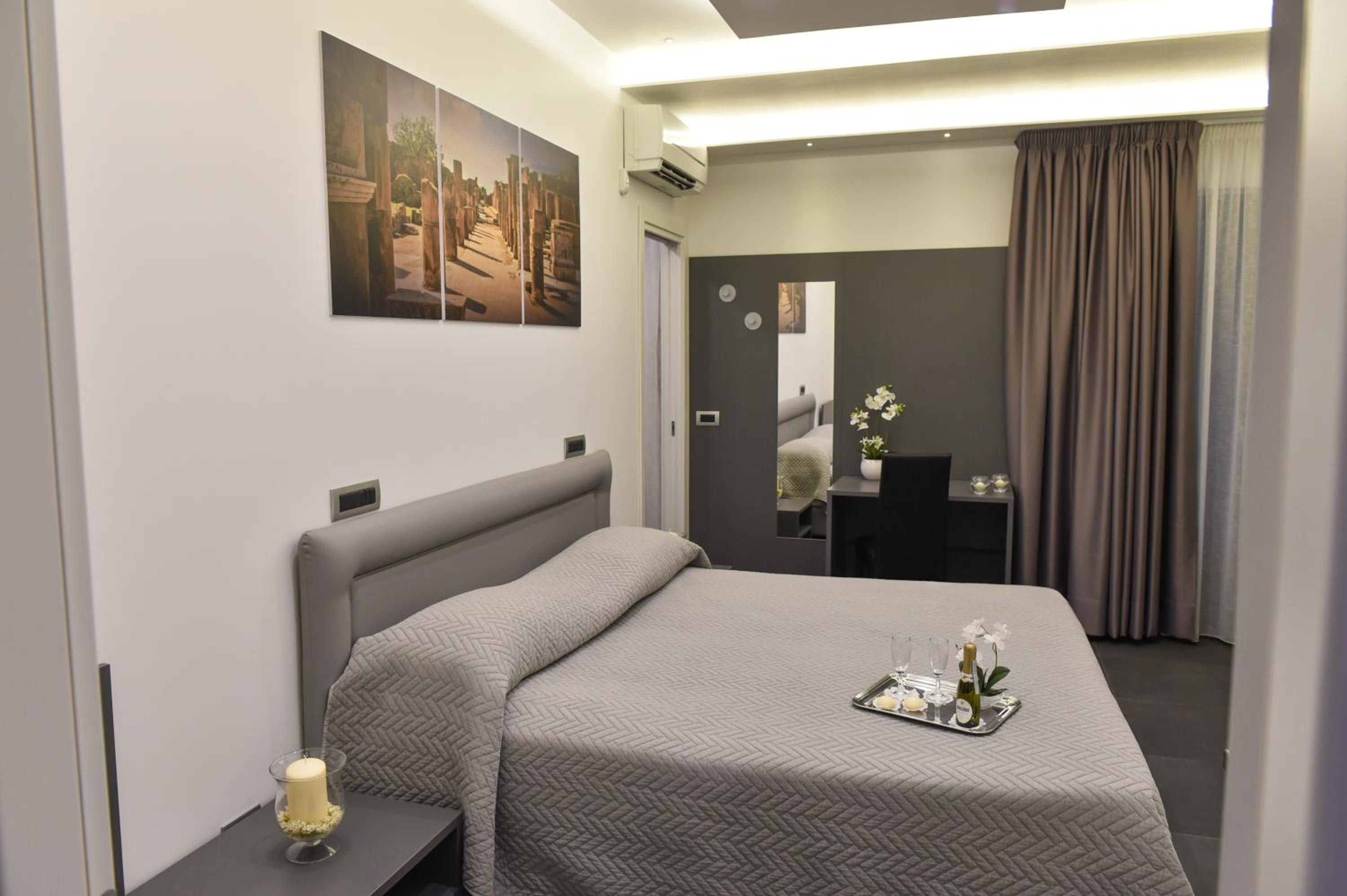 Double or Twin Room with Balcony - Photo 26