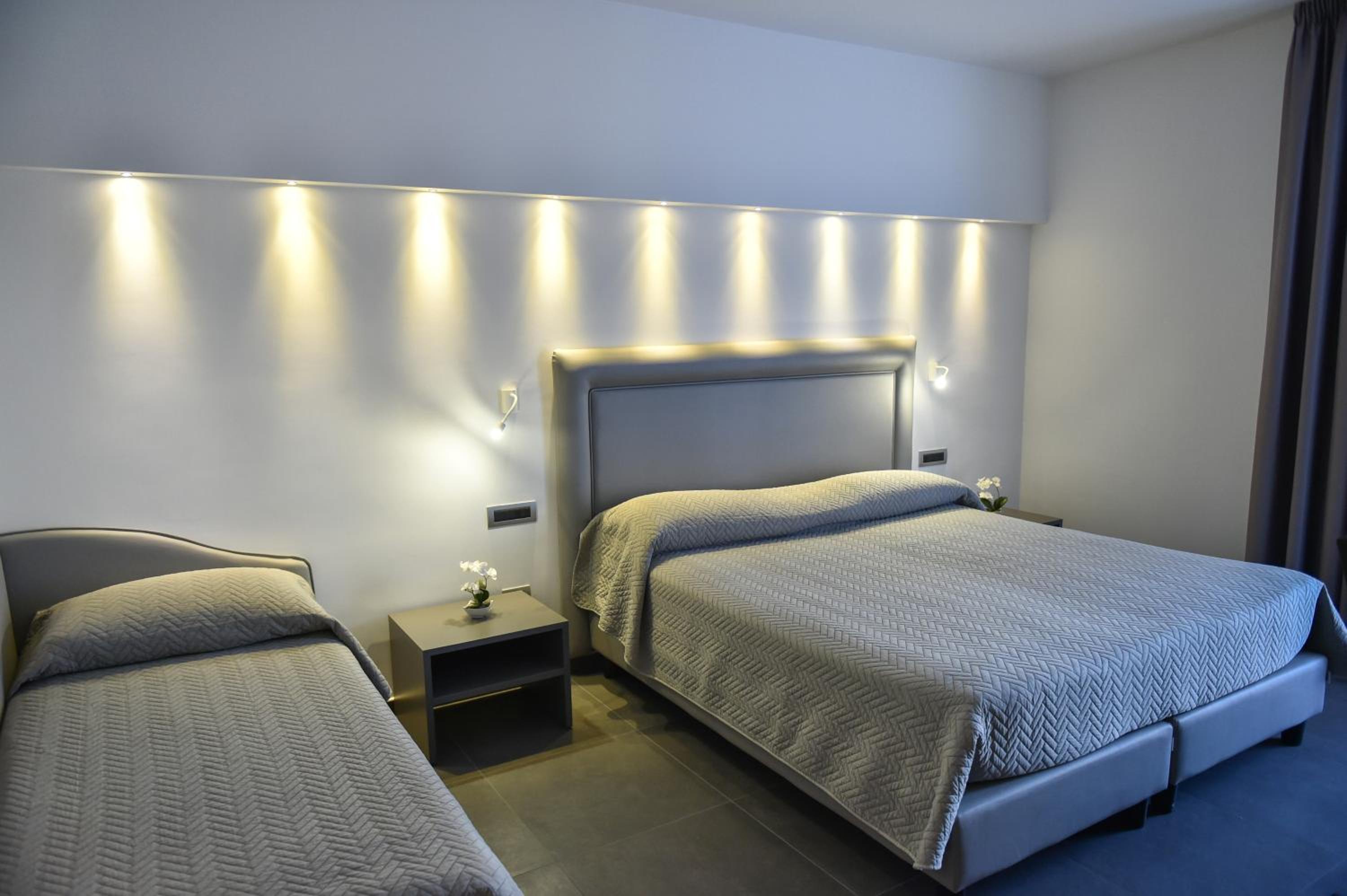 Double or Twin Room with Balcony - Photo 39