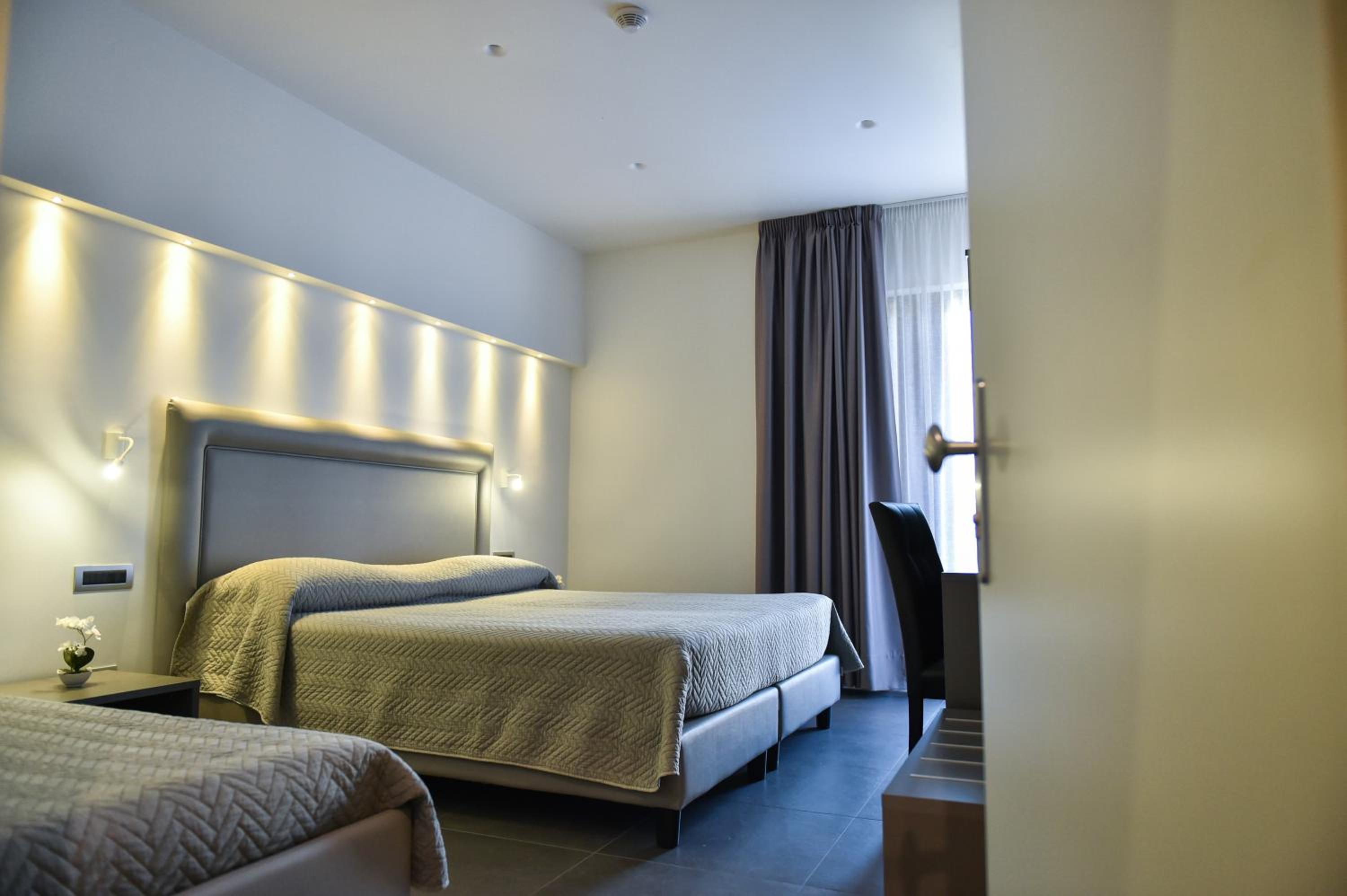 Quadruple Room with Balcony - Photo 56