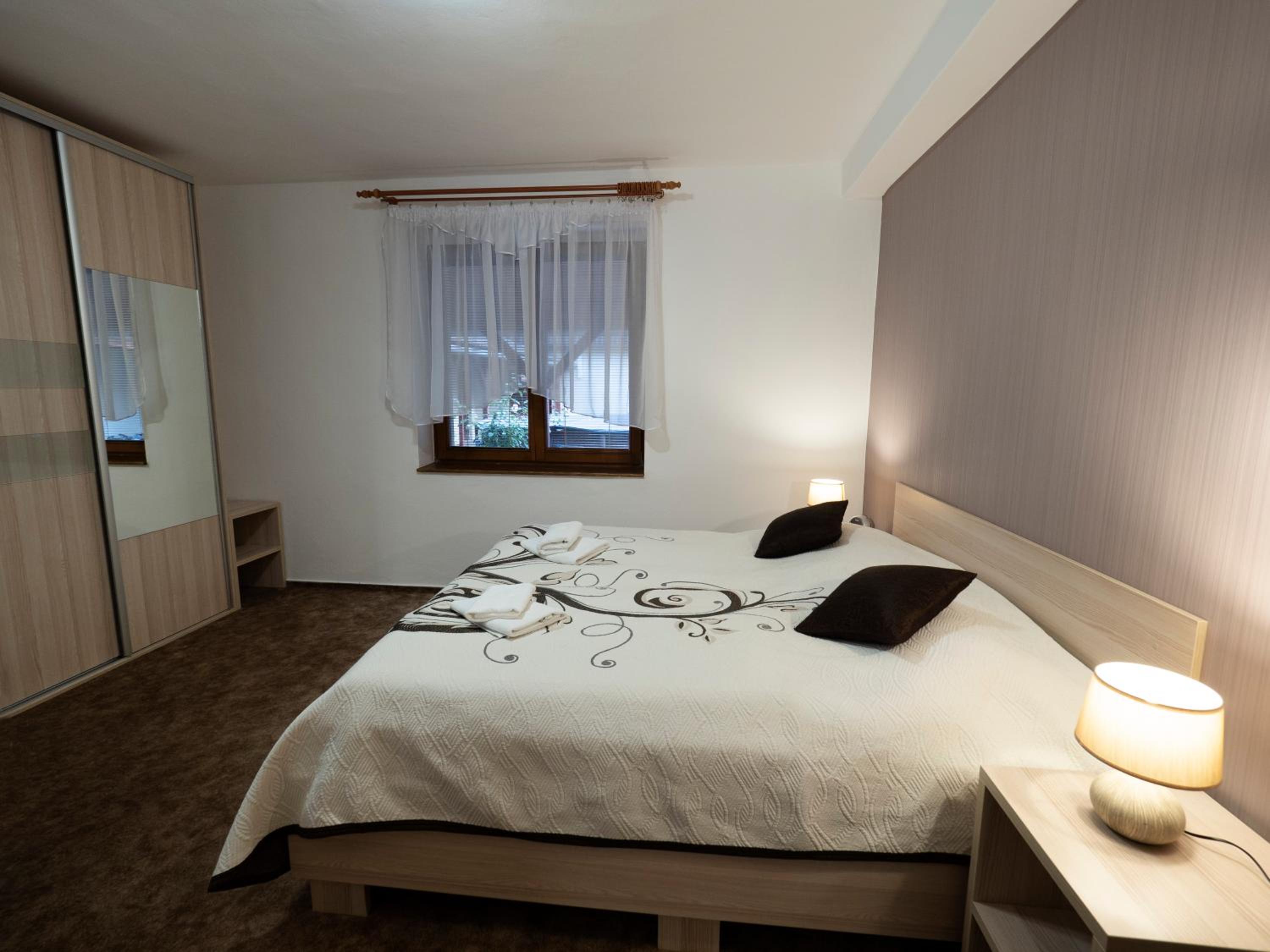 One-Bedroom Suite - Photo 4
