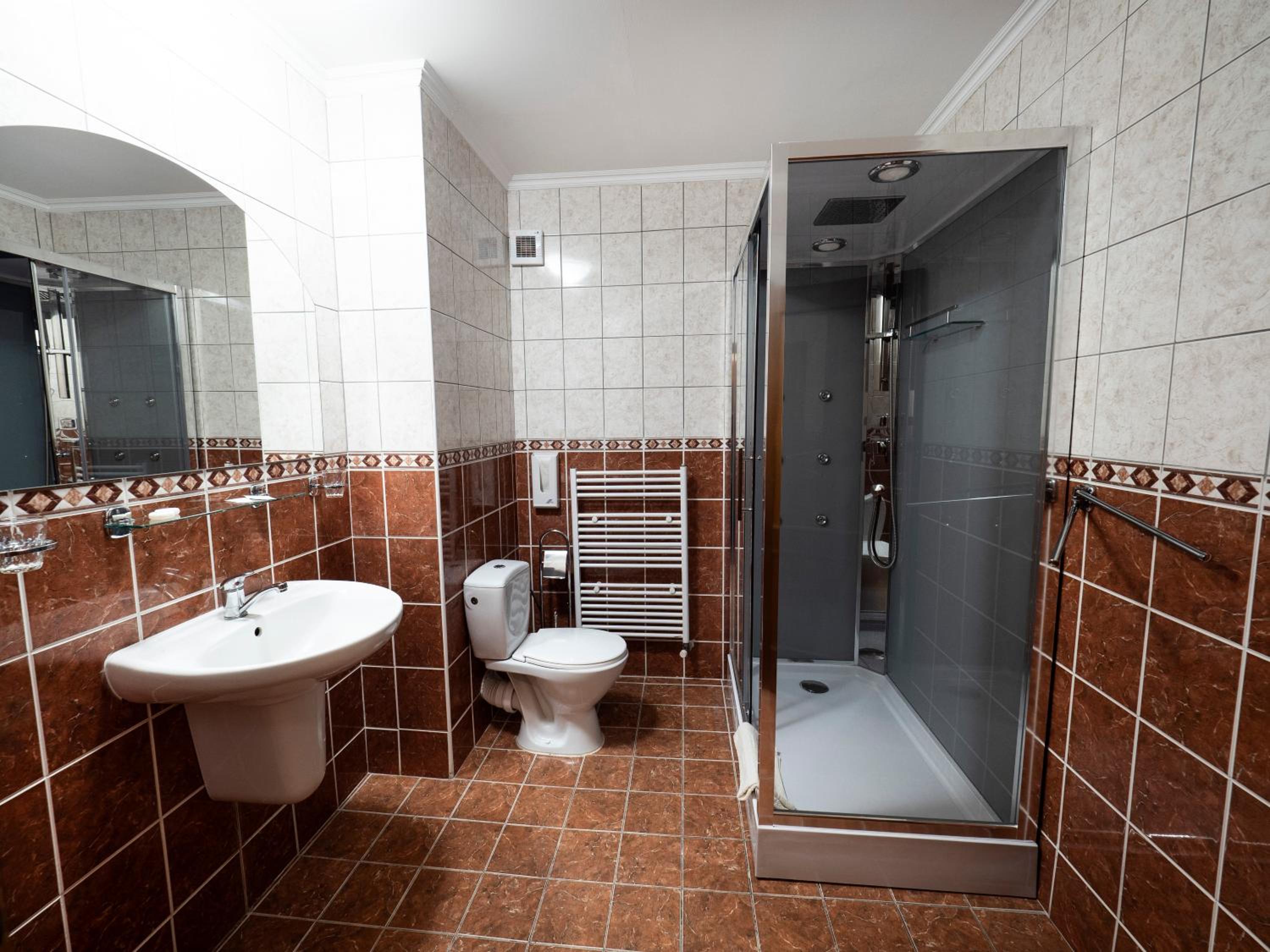 Double or Twin Room - Photo 9
