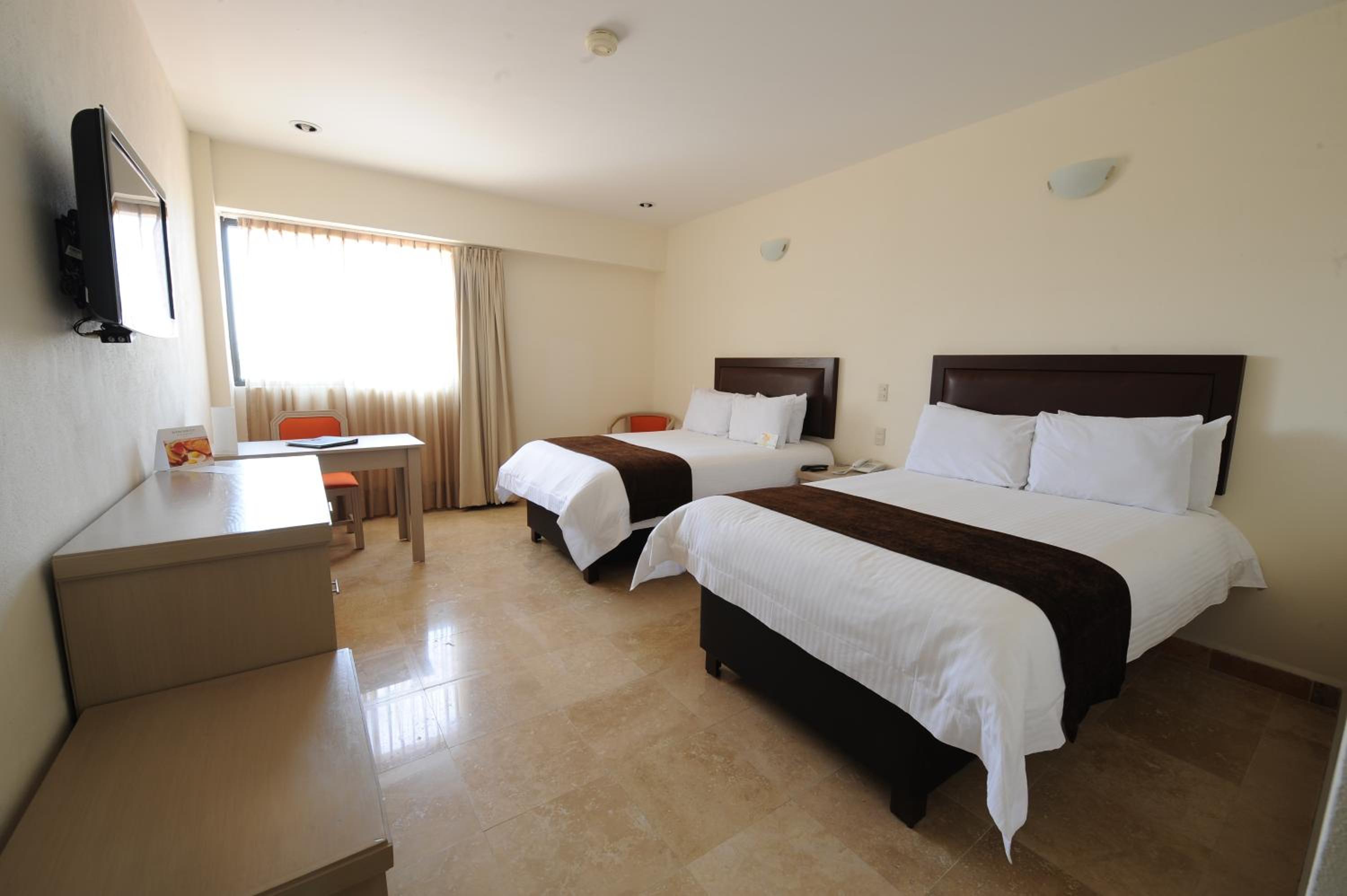 Double Room withTwo Double Beds - Photo 3