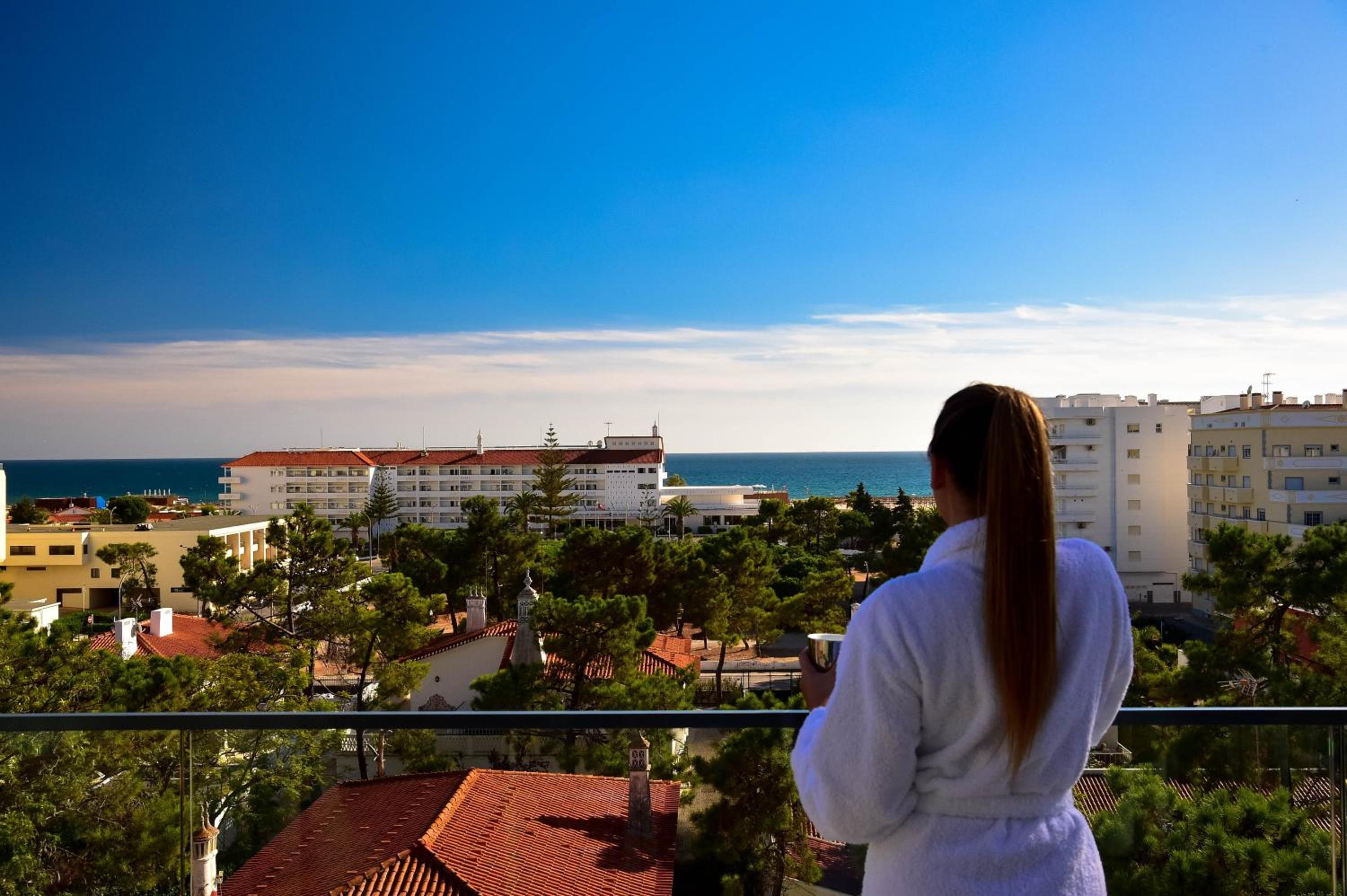 Deluxe Suite with Sea View photo 3