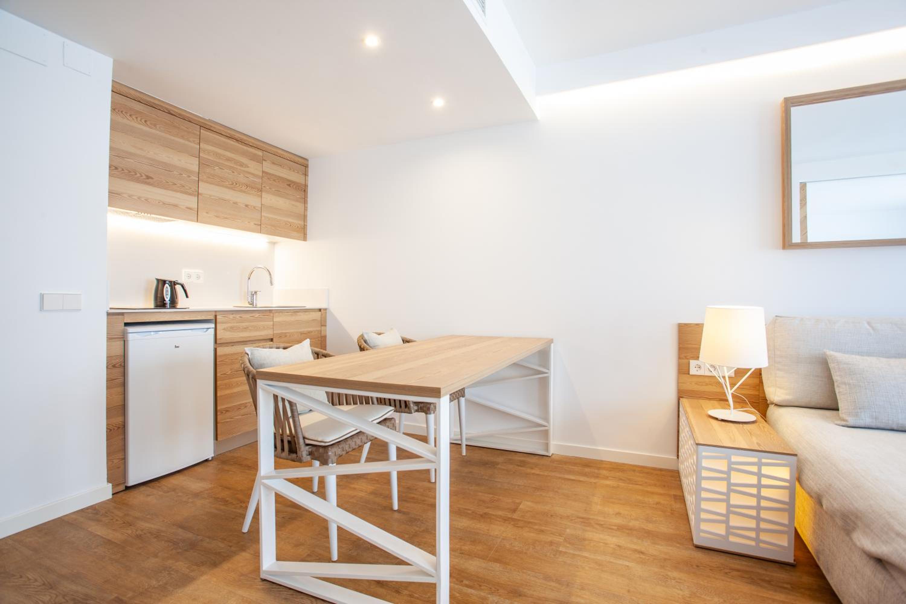 One-Bedroom Apartment - Photo 4