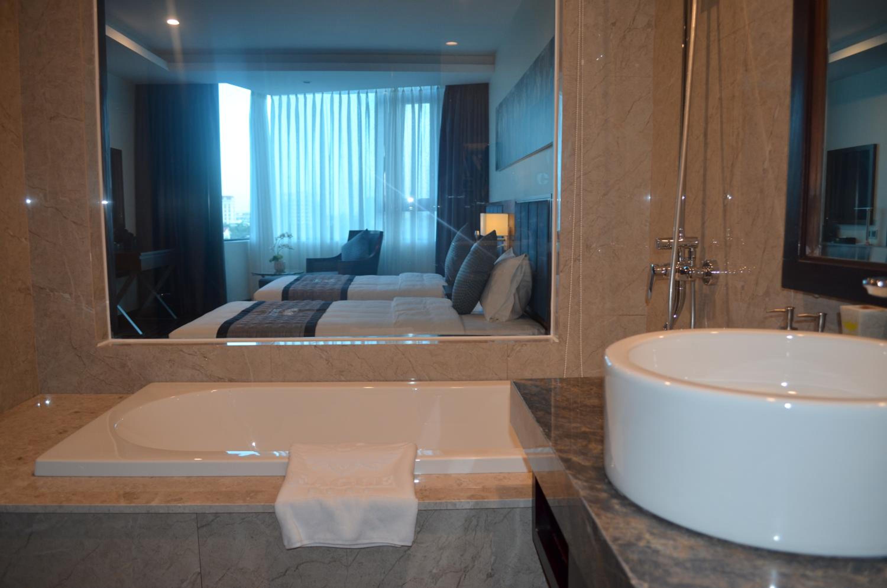 Deluxe Twin Room - Photo 7