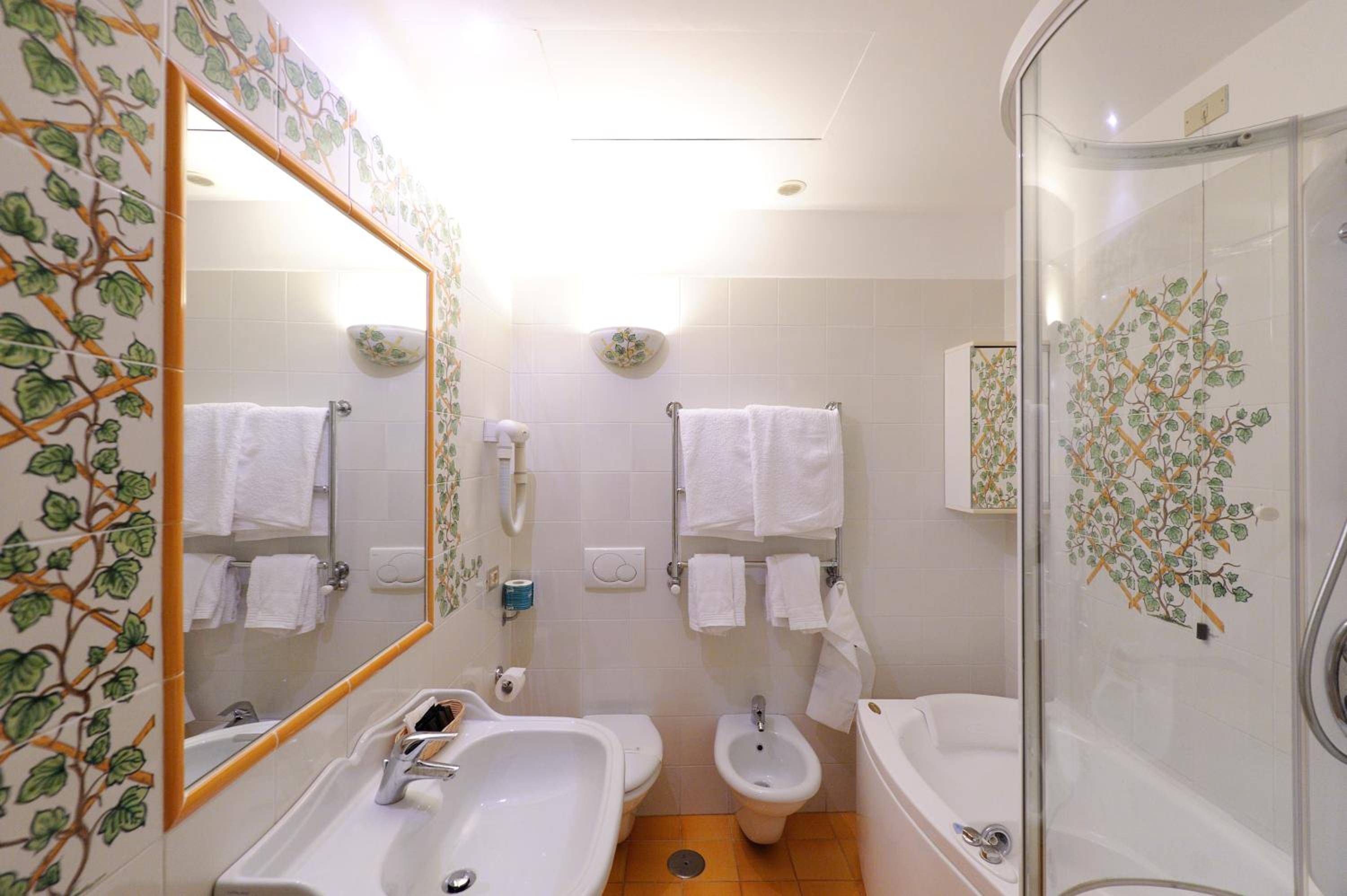 Superior Double or Twin Room with Sea View - Photo 2