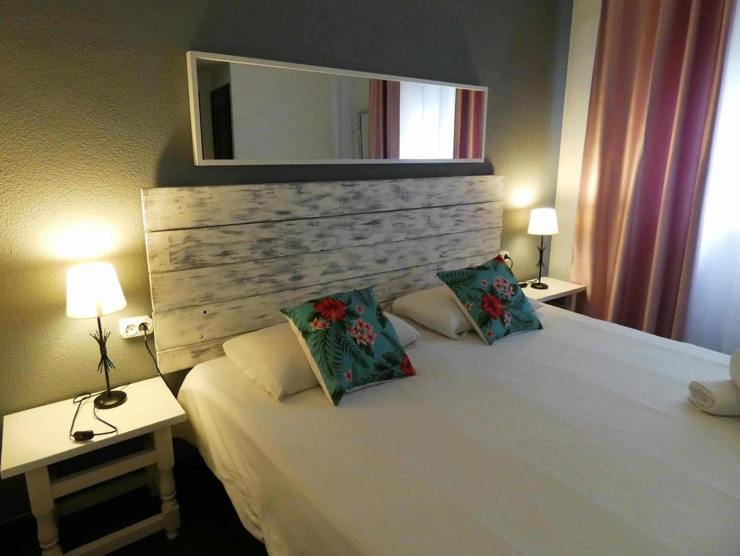 Interior Double Room - Photo 1