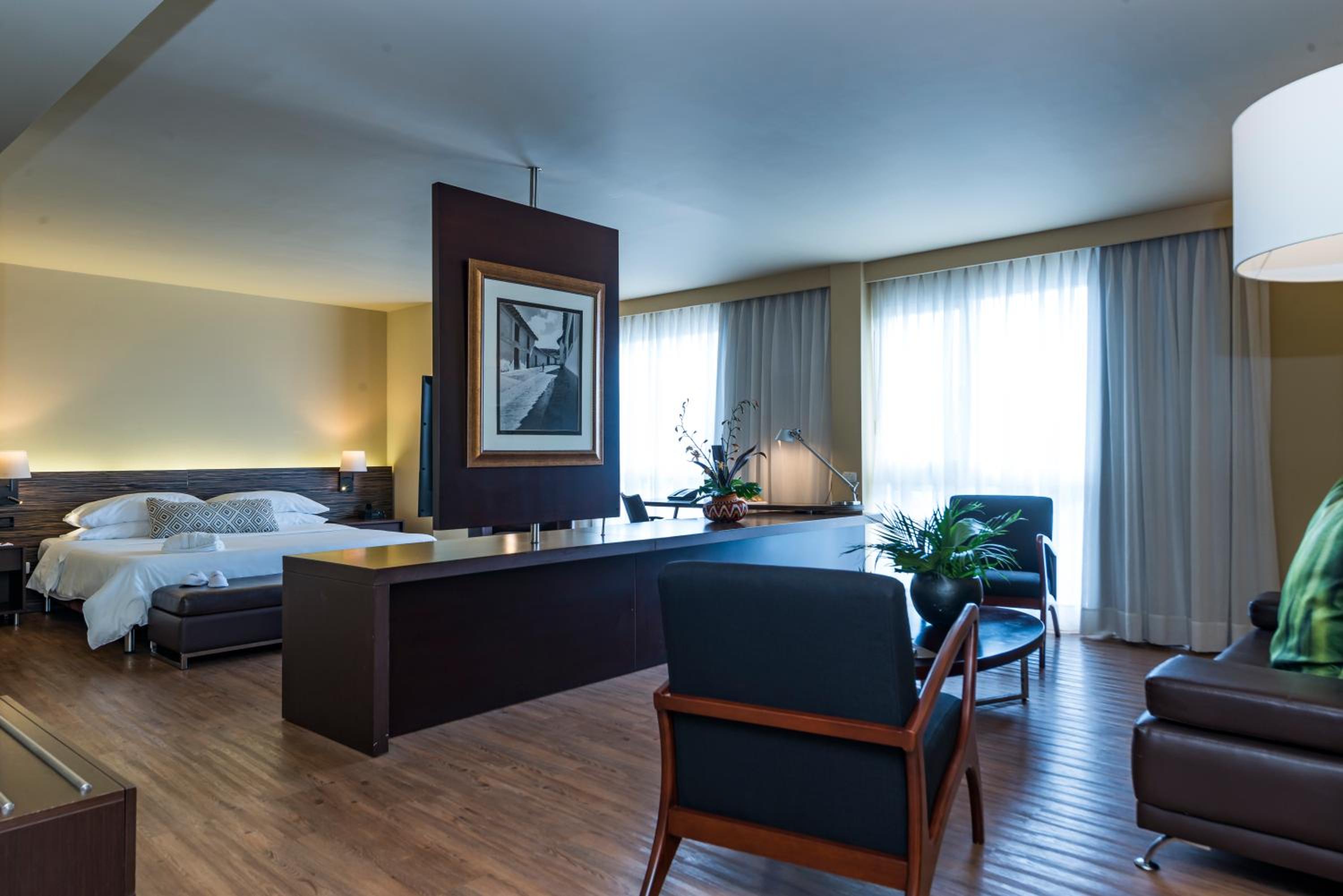 Suite - Photo 6